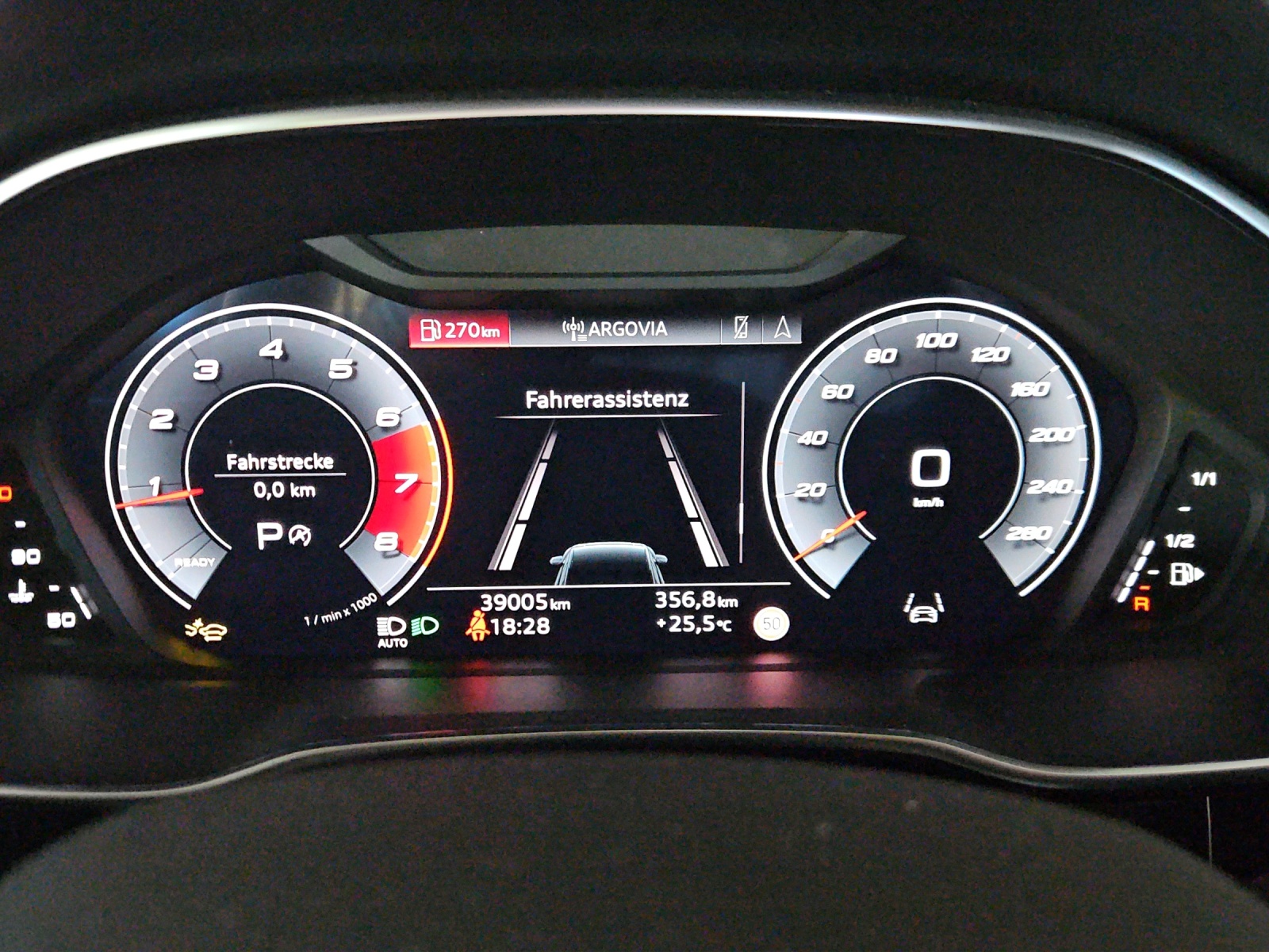 AUDI Q3 Sportback 40 TFSI S line quattro S-tronic-image-11