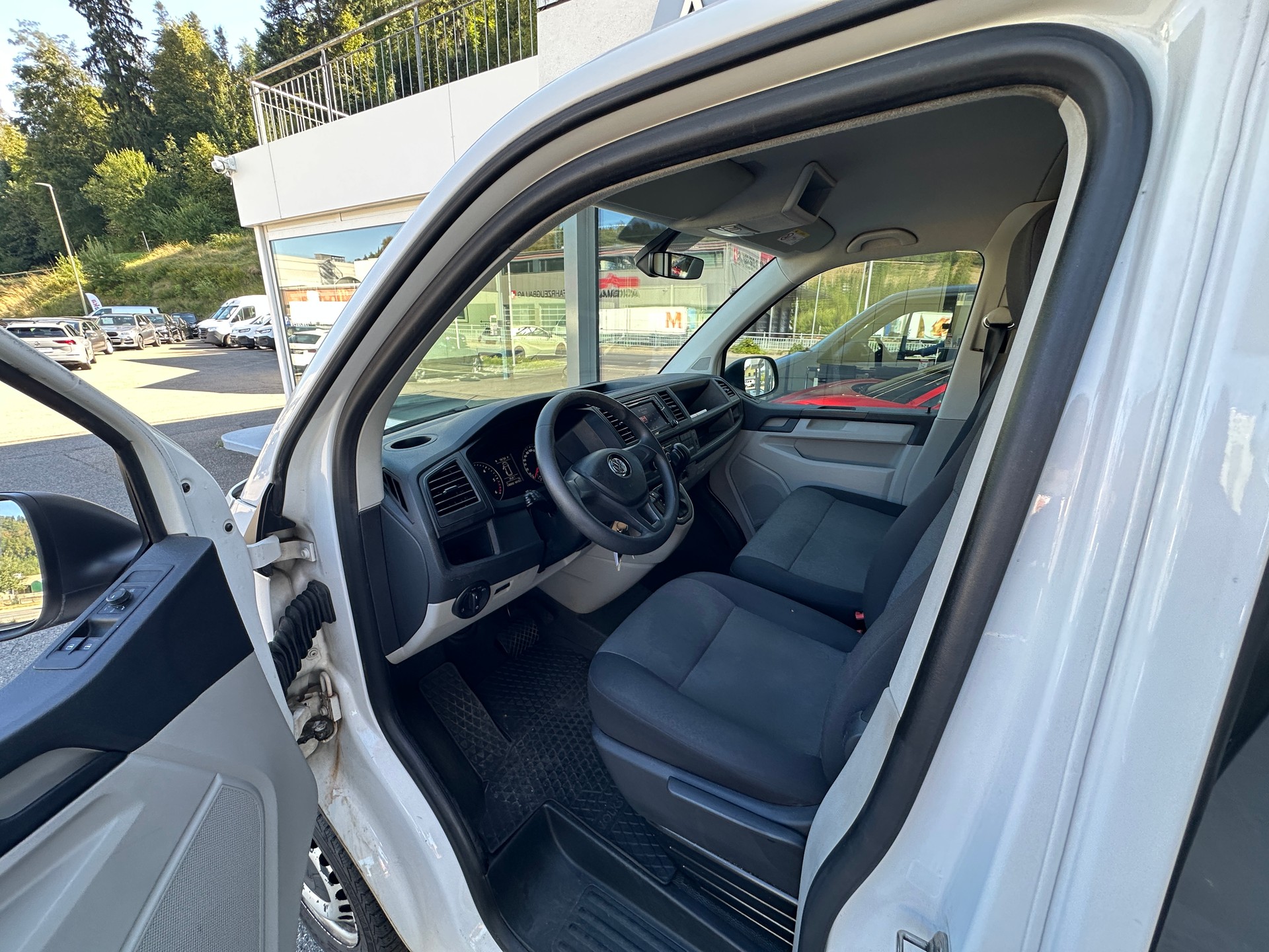 VW T6 2.0 Kasten 3000 TDI DSG 150 PS-image-11