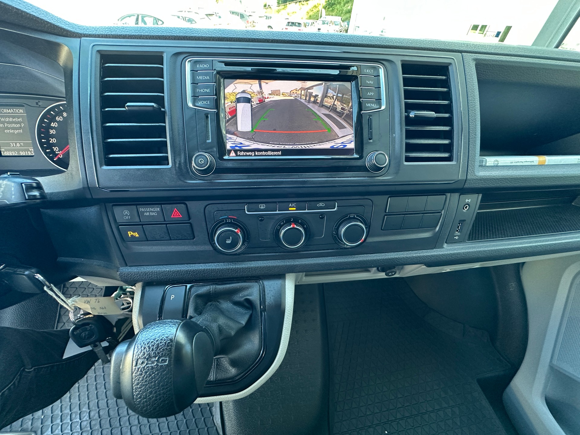 VW T6 2.0 Kasten 3000 TDI DSG 150 PS-image-12