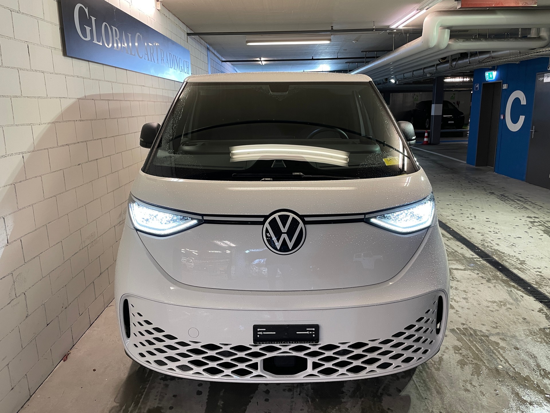 VW ID. Buzz Cargo-image-1