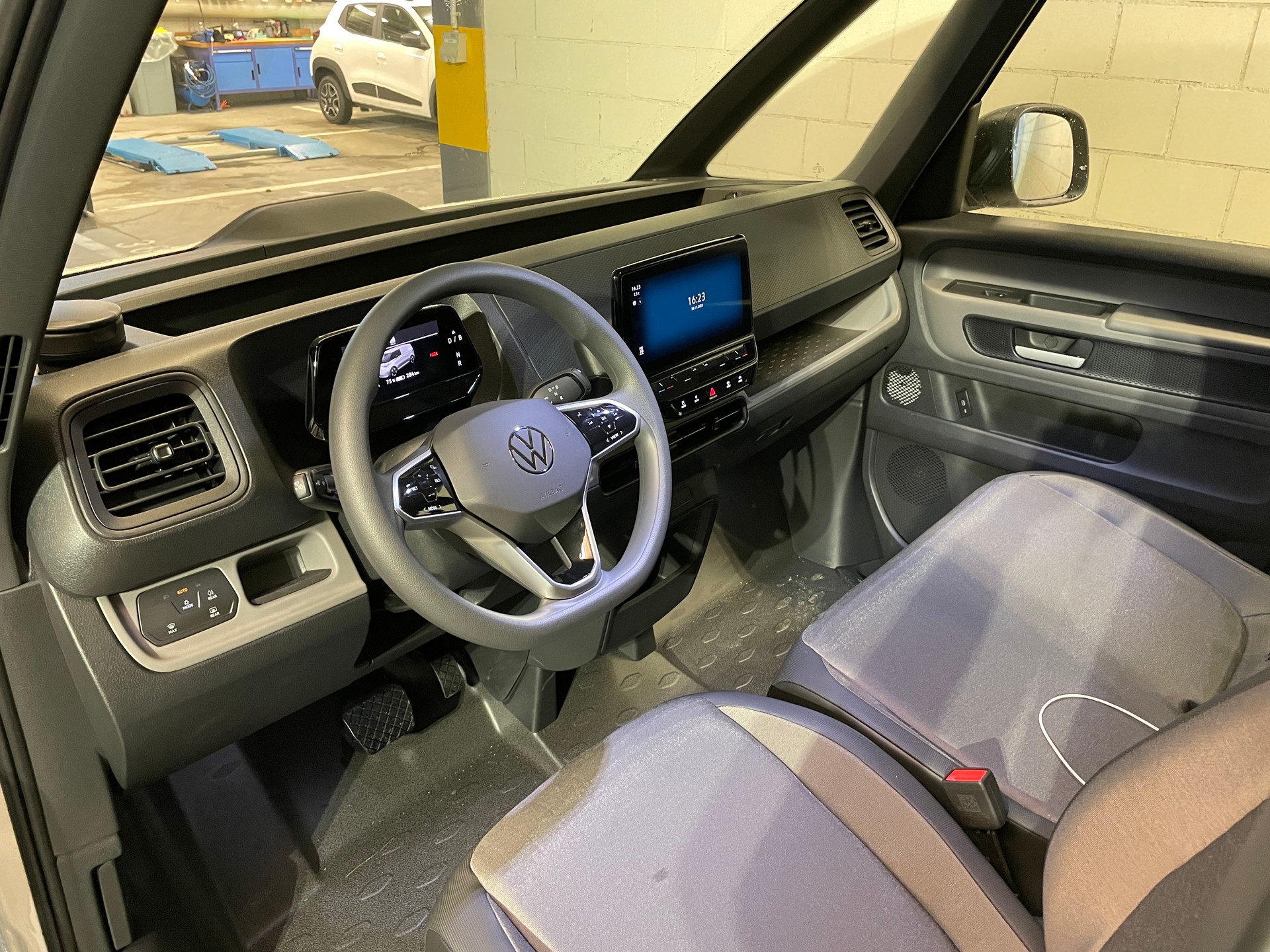 VW ID. Buzz Cargo-image-6