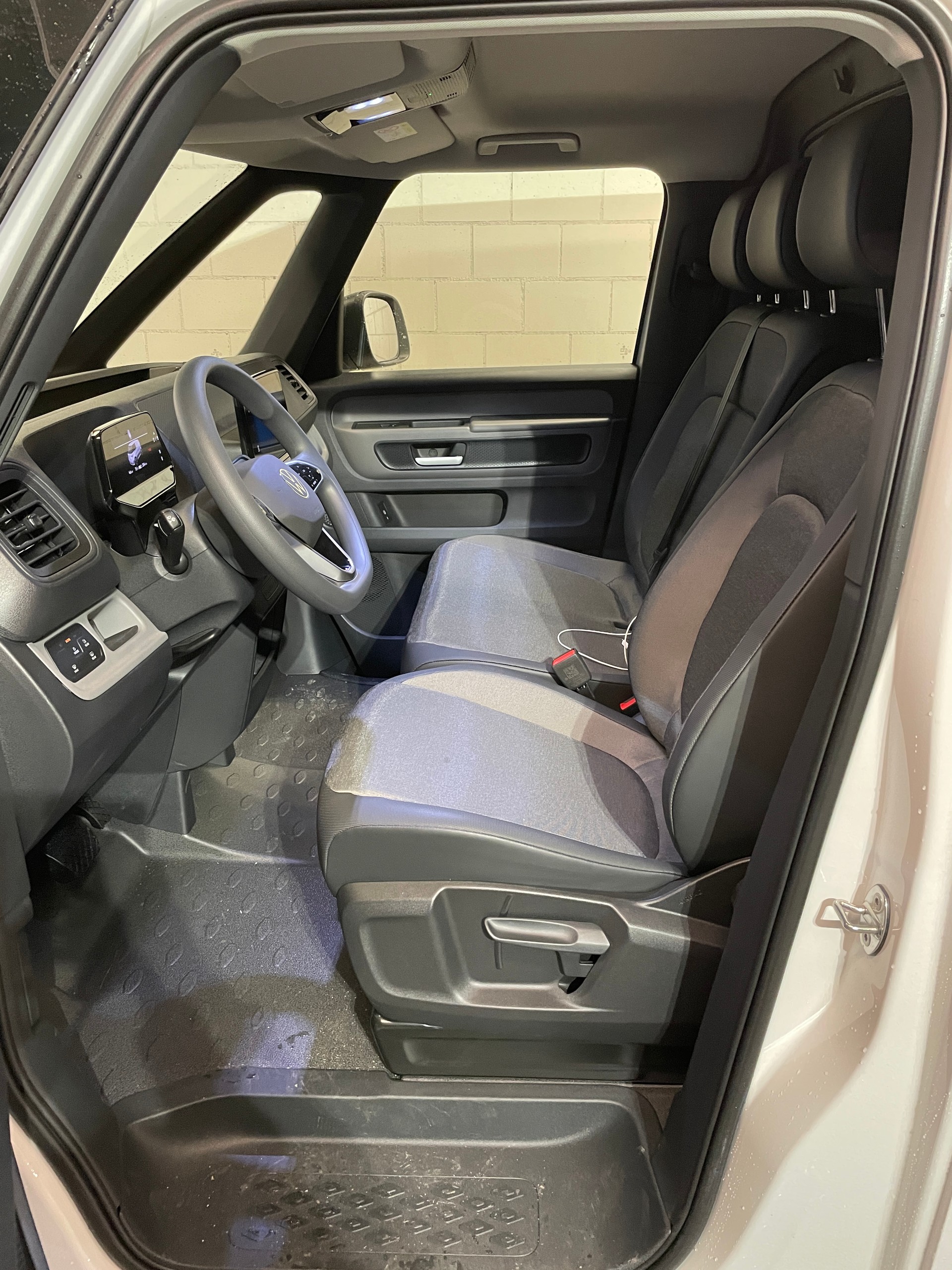 VW ID. Buzz Cargo-image-8