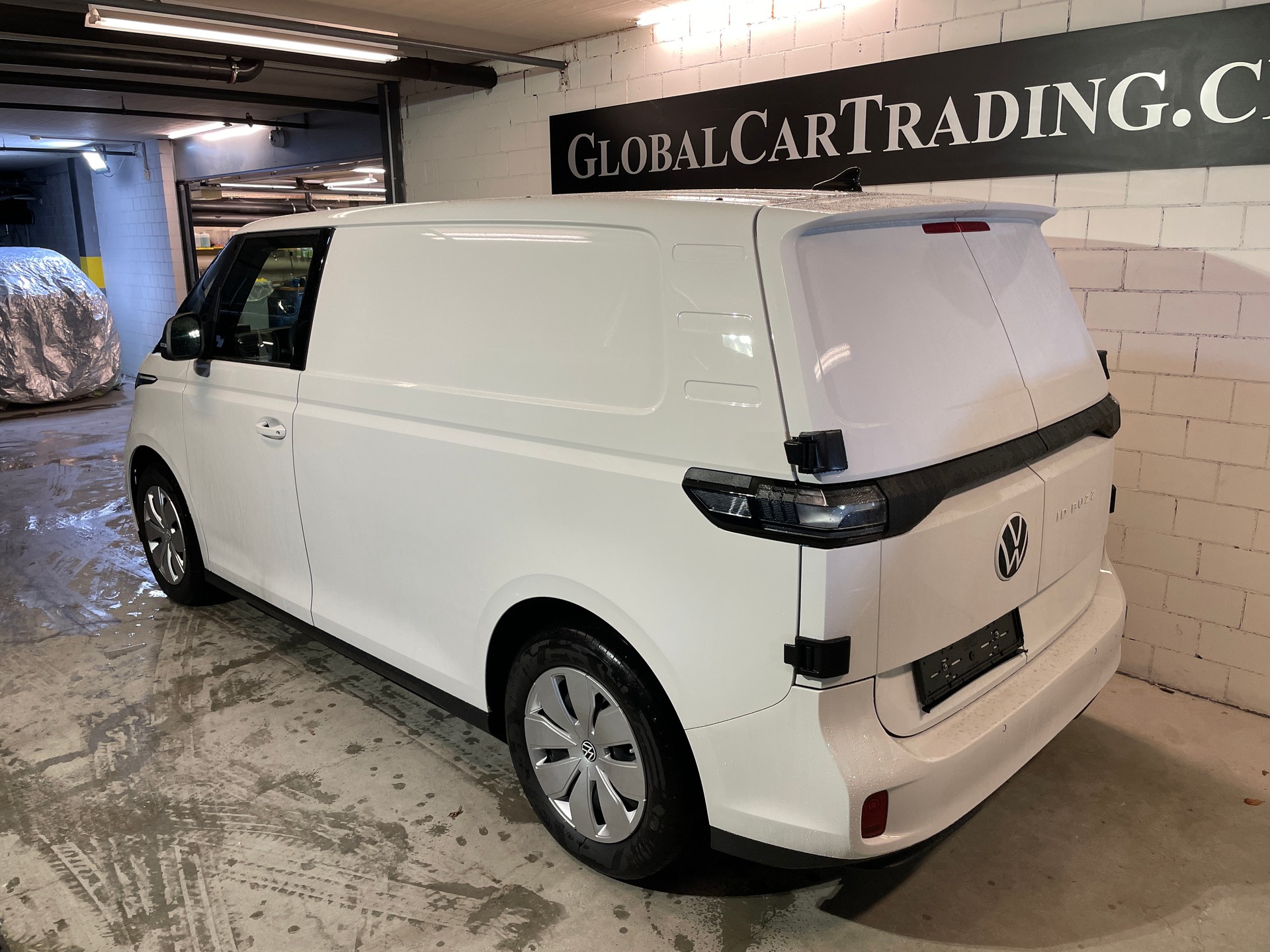VW ID. Buzz Cargo-image-3