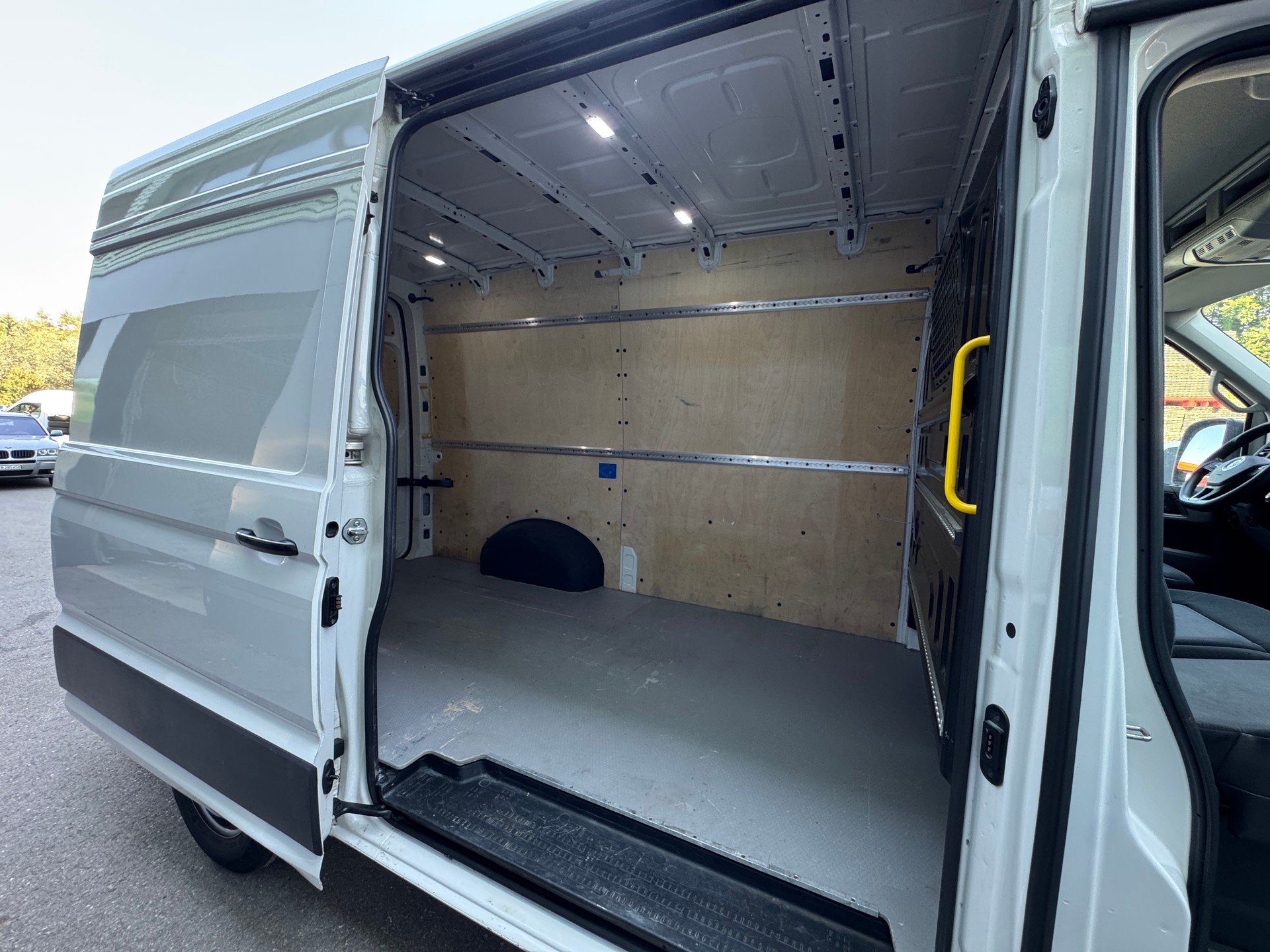 VW Crafter 35 2.0 TDI L3-image-13