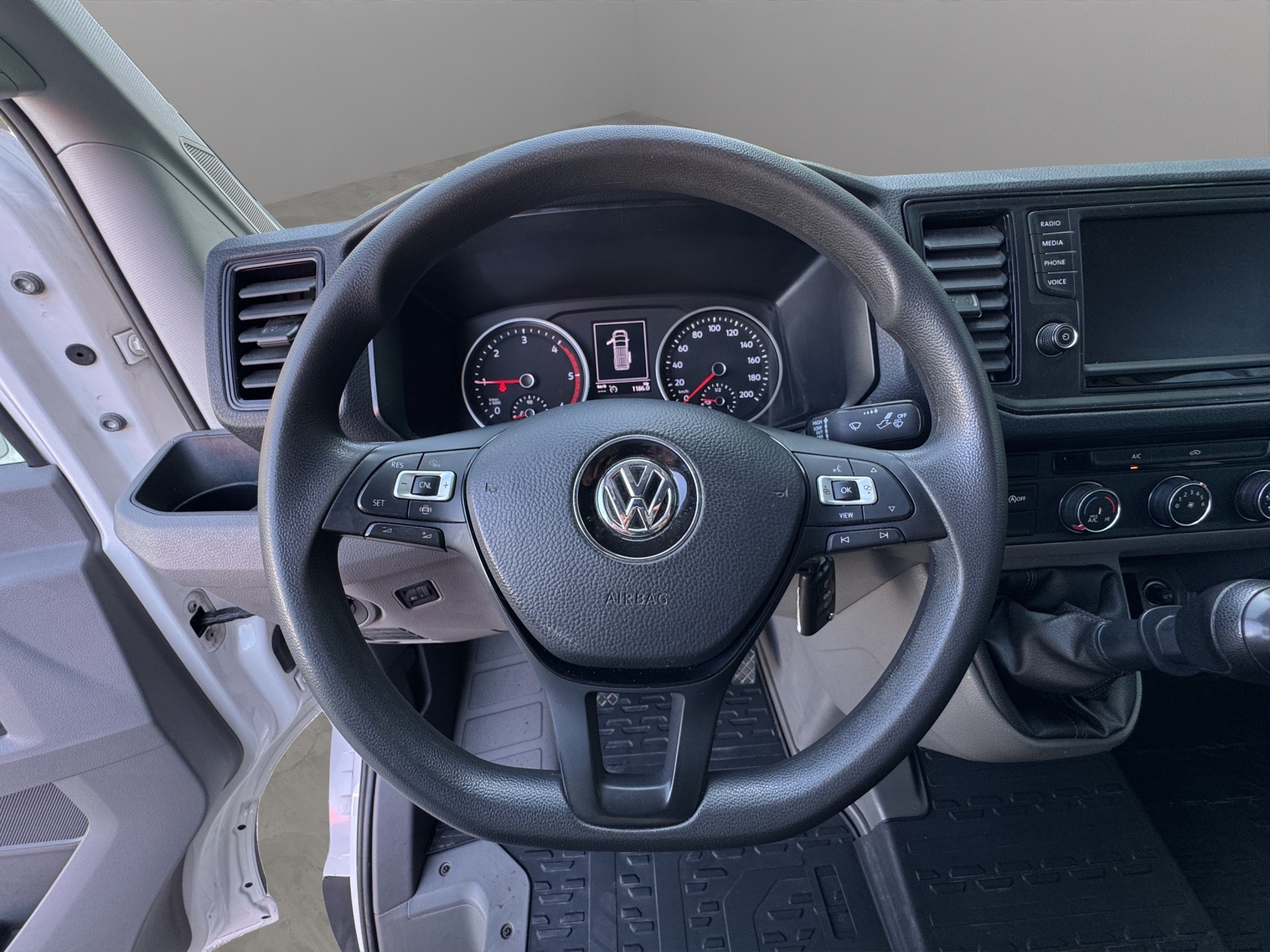 VW Crafter 35 2.0 TDI L3-image-8