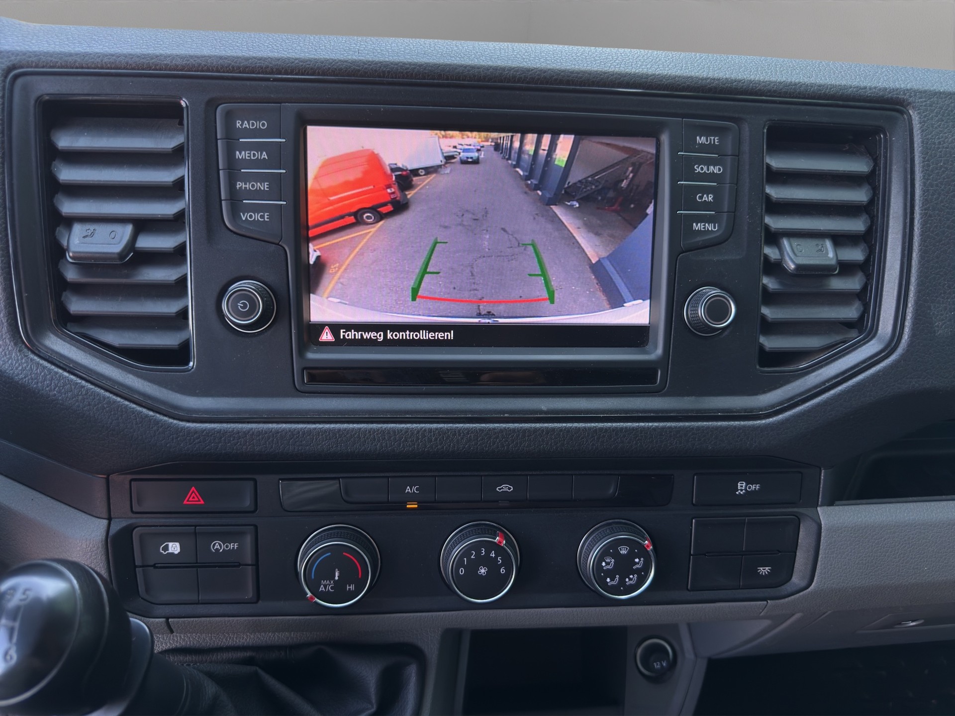 VW Crafter 35 2.0 TDI L3-image-11