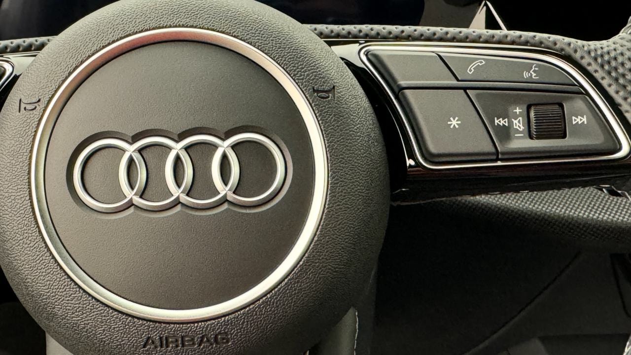AUDI S3 Sportback TFSI quattro S-tronic-image-9