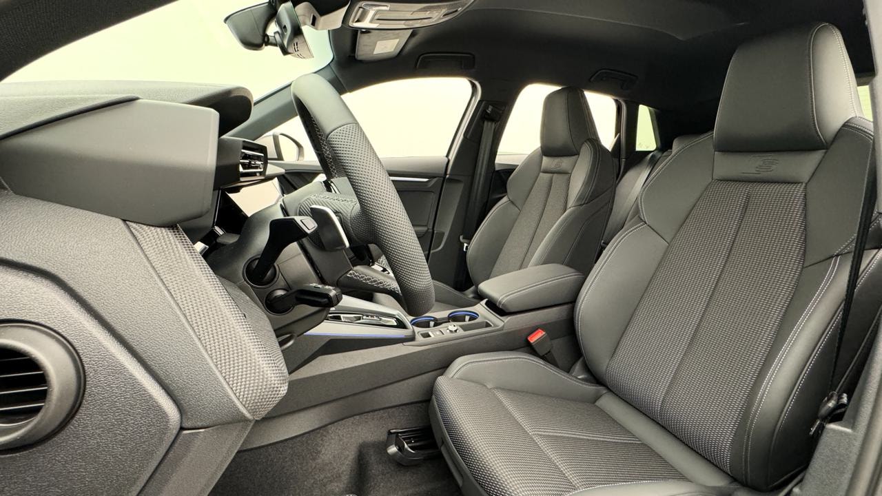 AUDI S3 Sportback TFSI quattro S-tronic-image-4