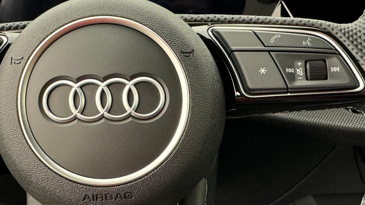 AUDI S3 Sportback TFSI quattro S-tronic-image-9