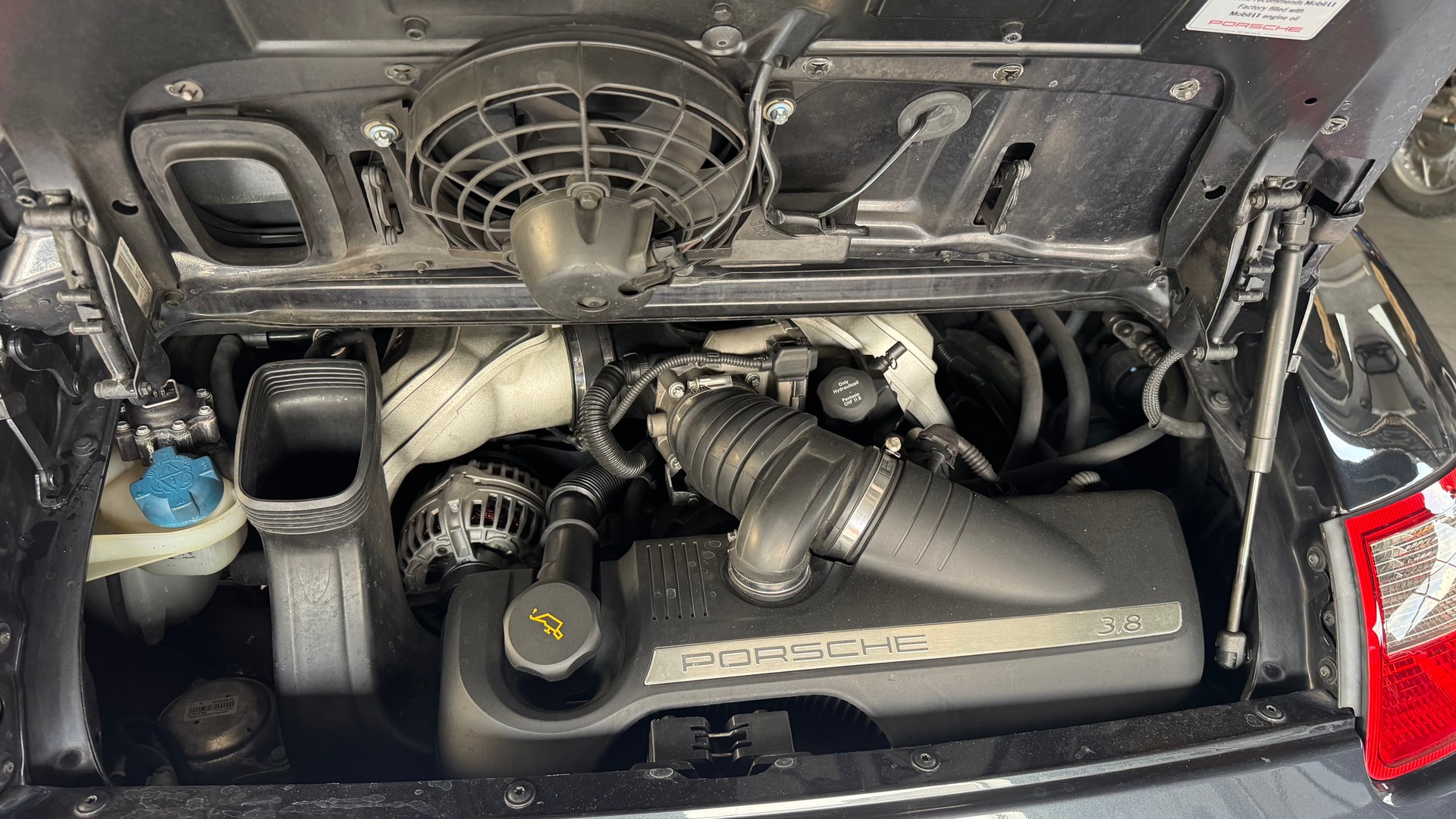 PORSCHE 911 Carrera 4S-image-5