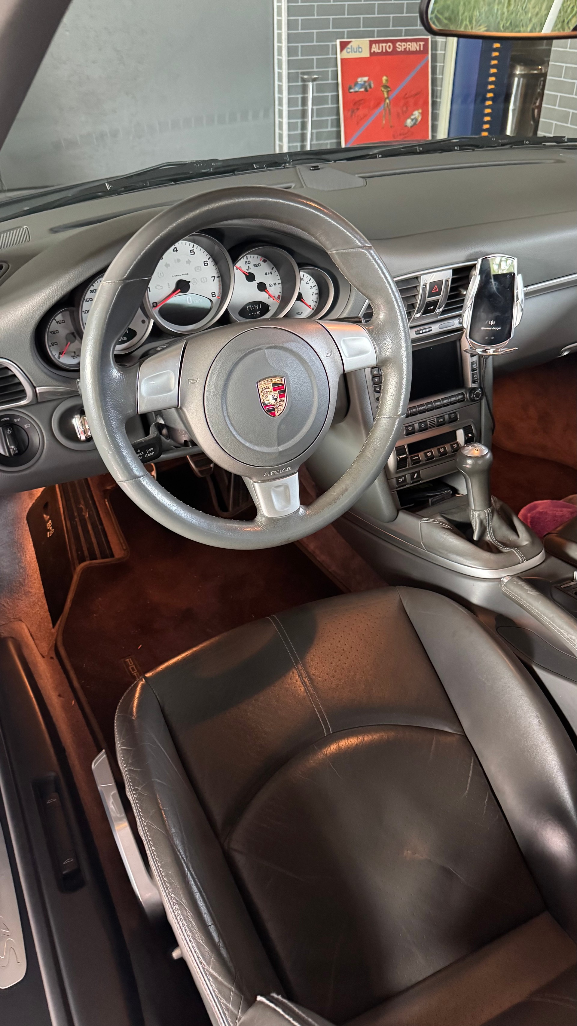 PORSCHE 911 Carrera 4S-image-3