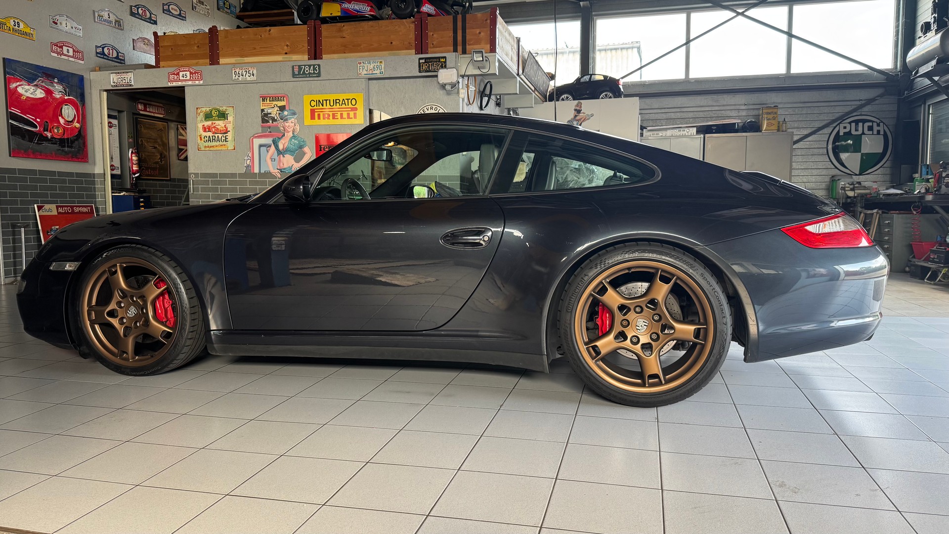 PORSCHE 911 Carrera 4S-image-2