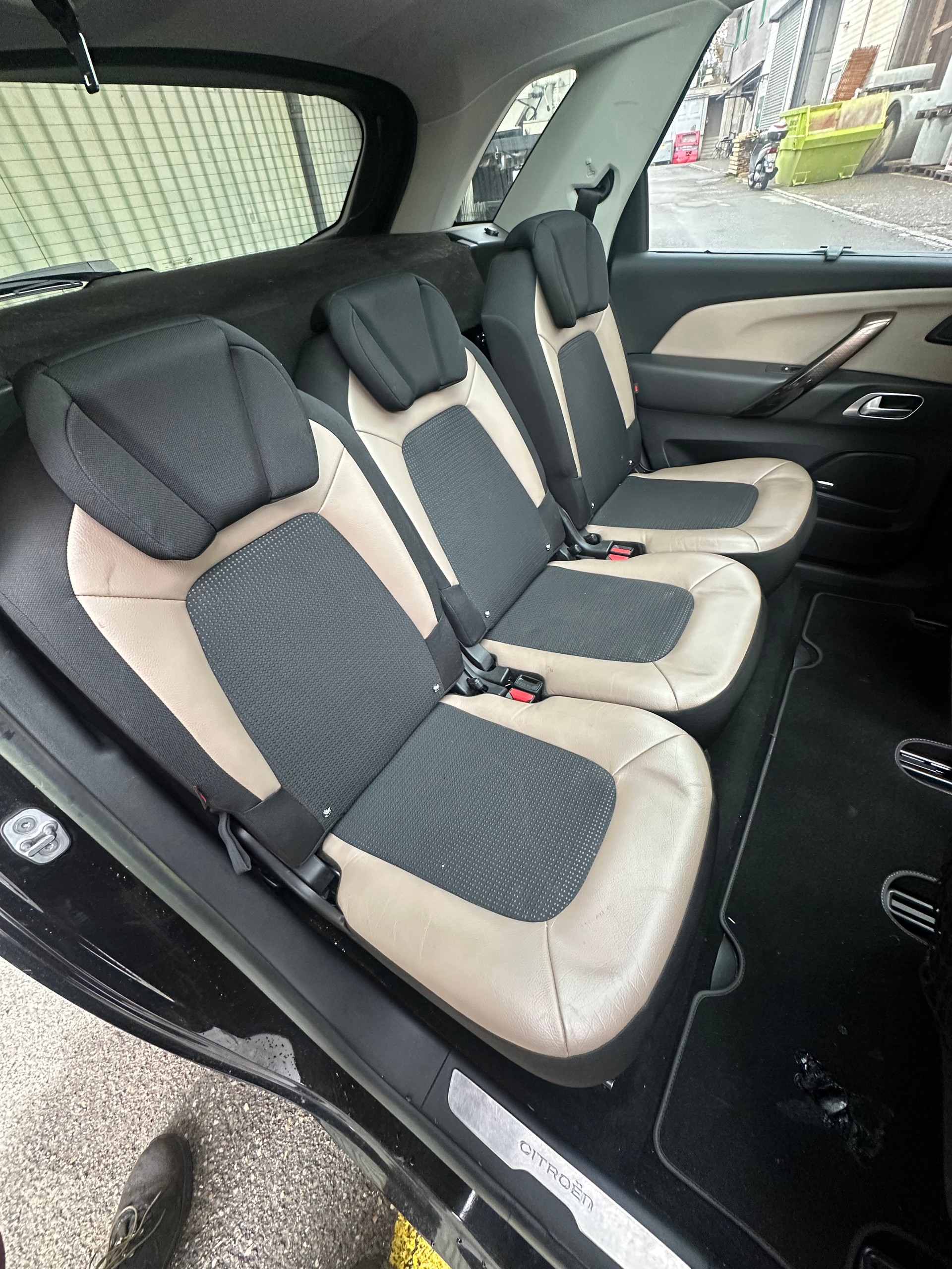 CITROEN C4 Picasso 1.6 e-HDi Exclusive ETG6-image-10