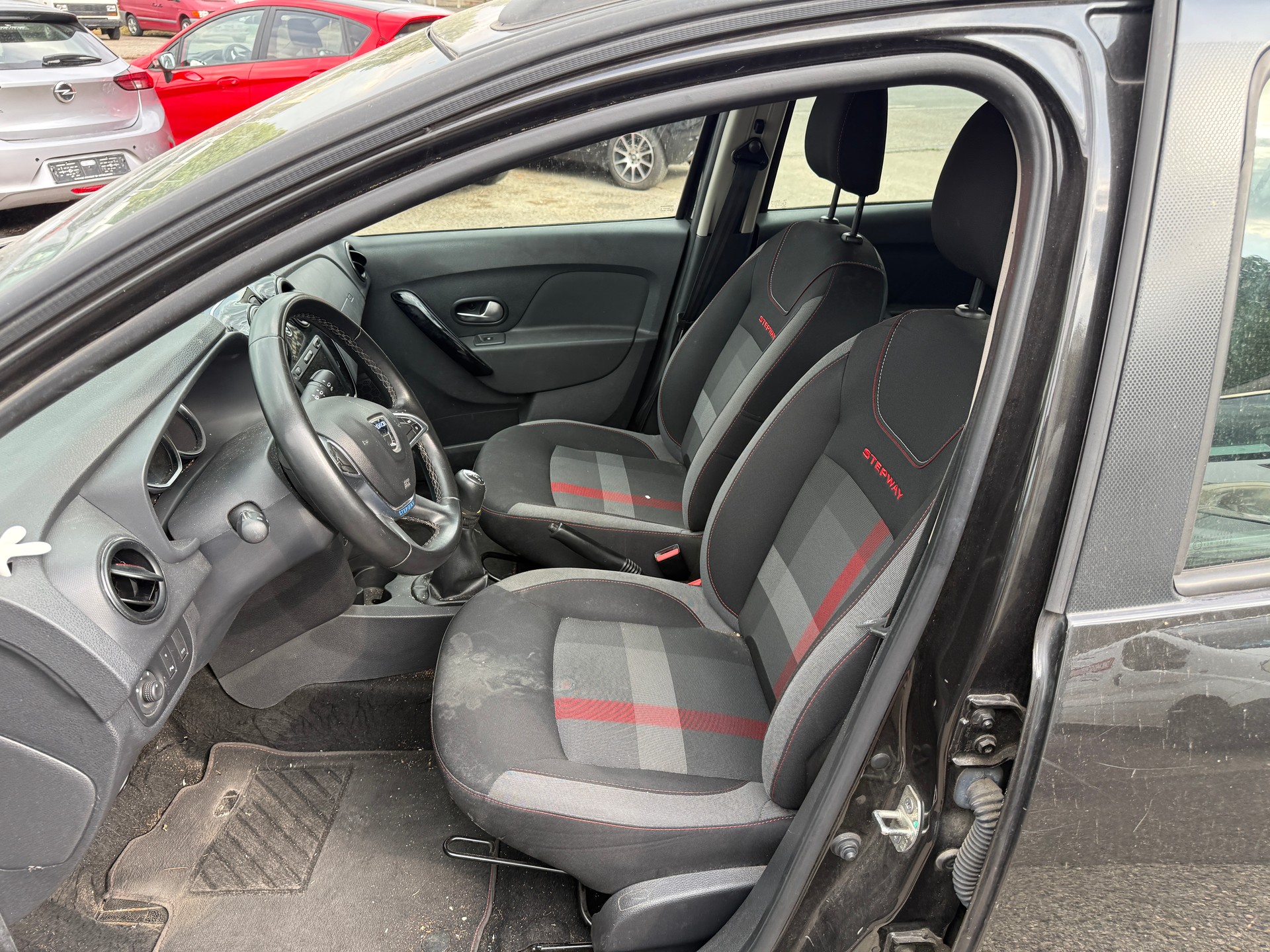 DACIA Logan MCV TCe 90 Stepway-image-9