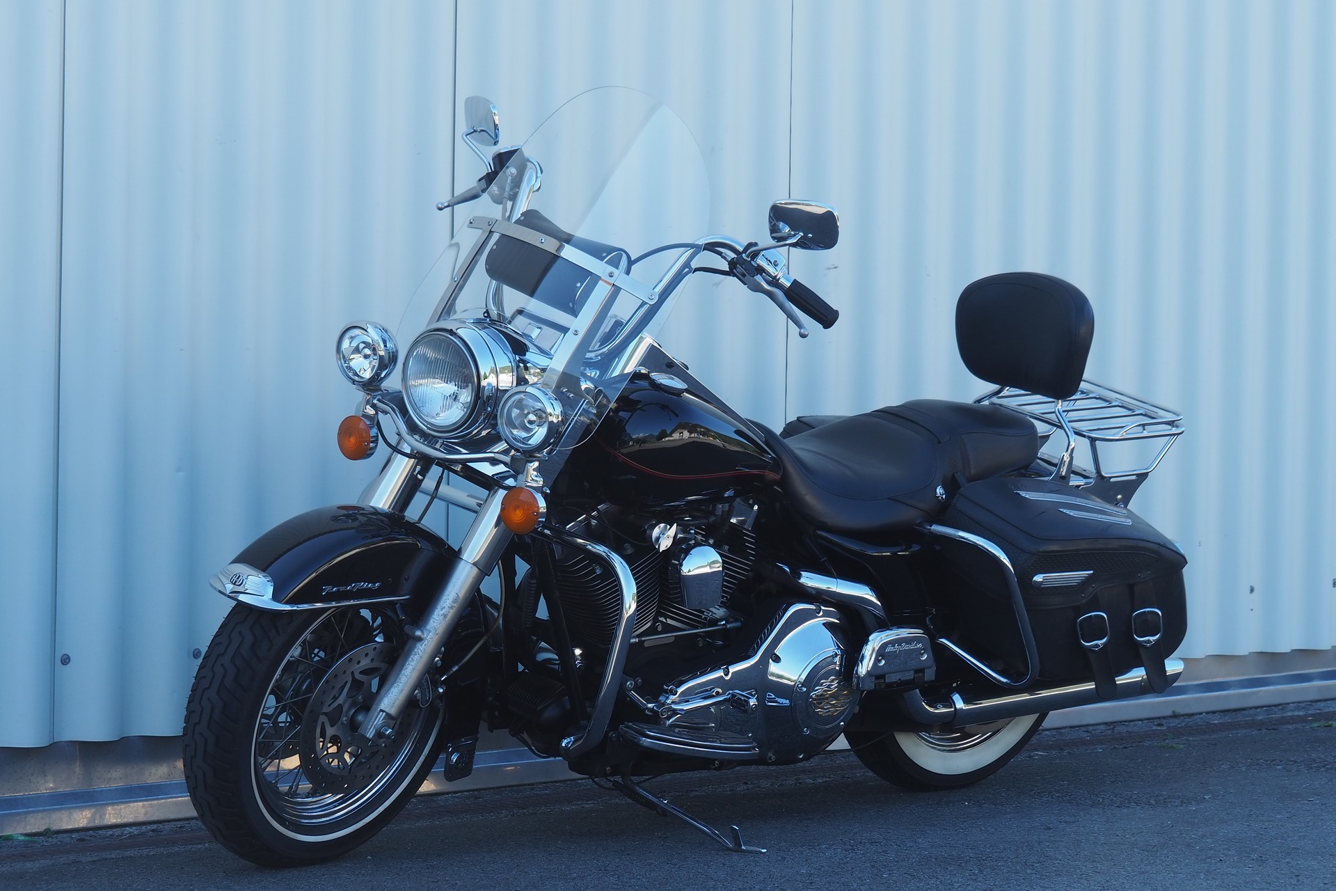 HARLEY-DAVIDSON FLHRCI Road King Classic-showroom-element-3