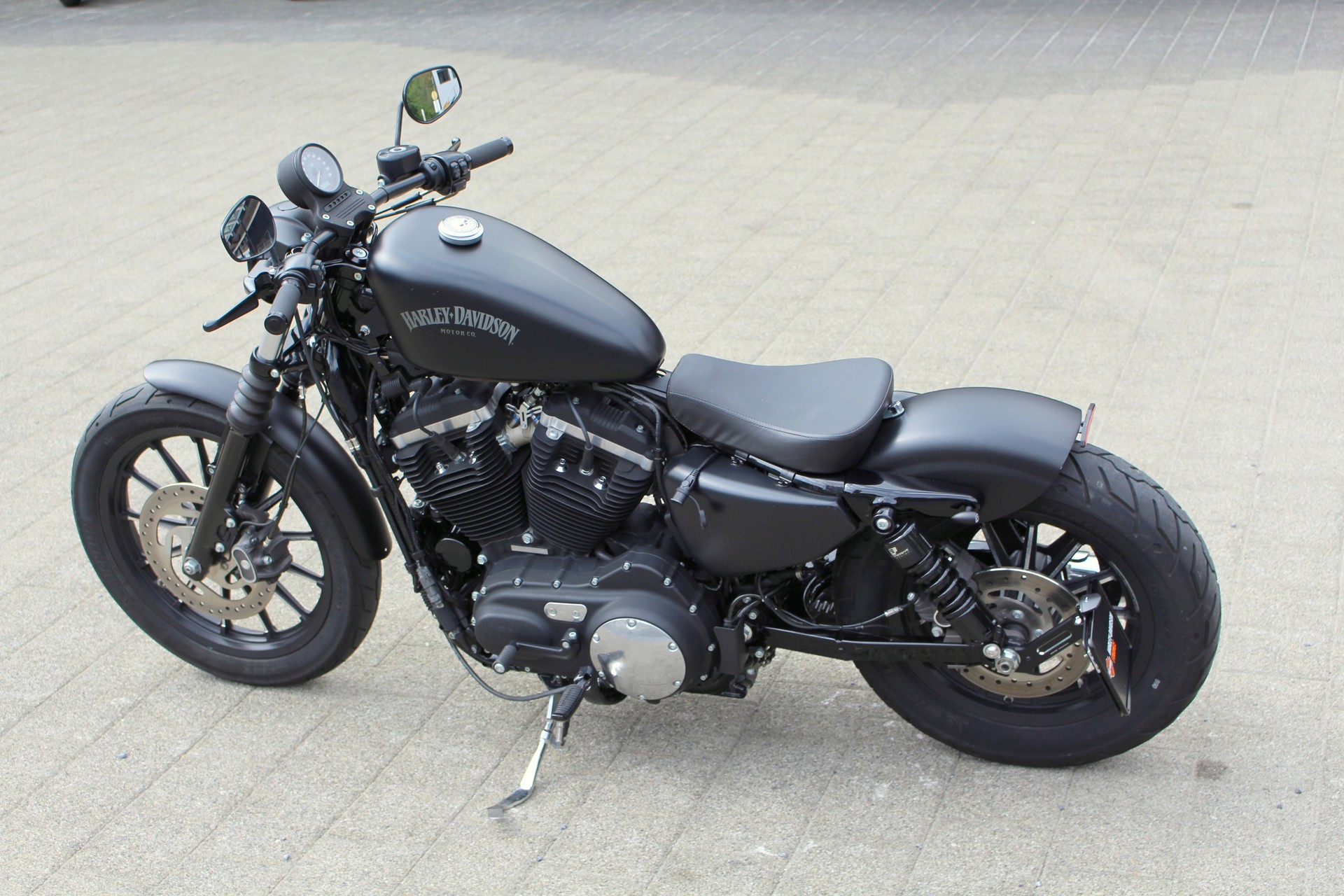 HARLEY-DAVIDSON XL 883 N Sportster Iron ABS-showroom-element-3