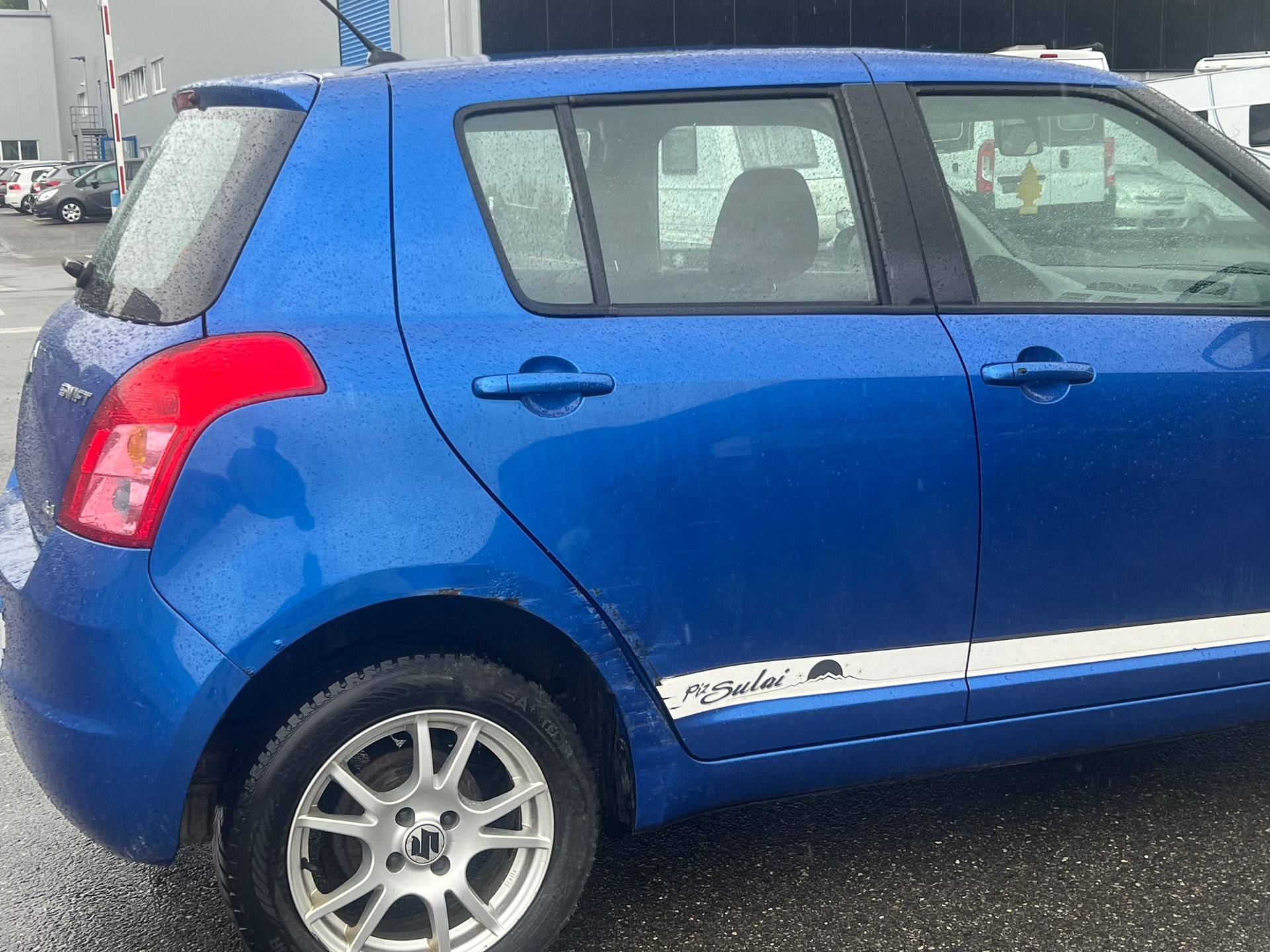 SUZUKI Swift 1.3i 16V GL Top 4x4-image-5