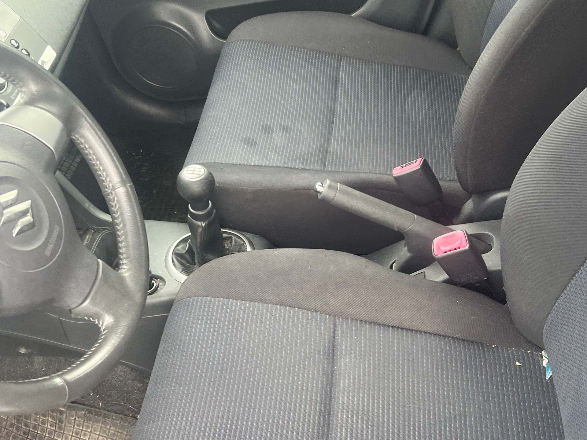 SUZUKI Swift 1.3i 16V GL Top 4x4-image-7