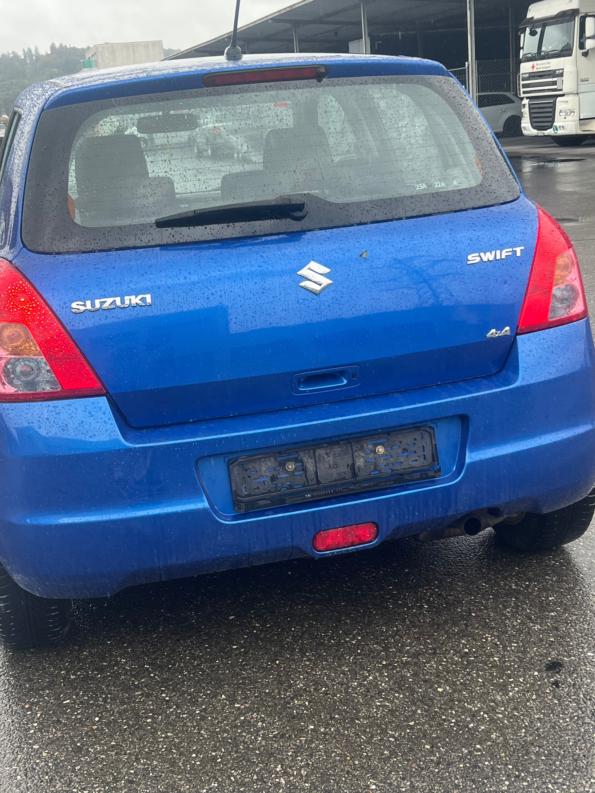 SUZUKI Swift 1.3i 16V GL Top 4x4-image-2