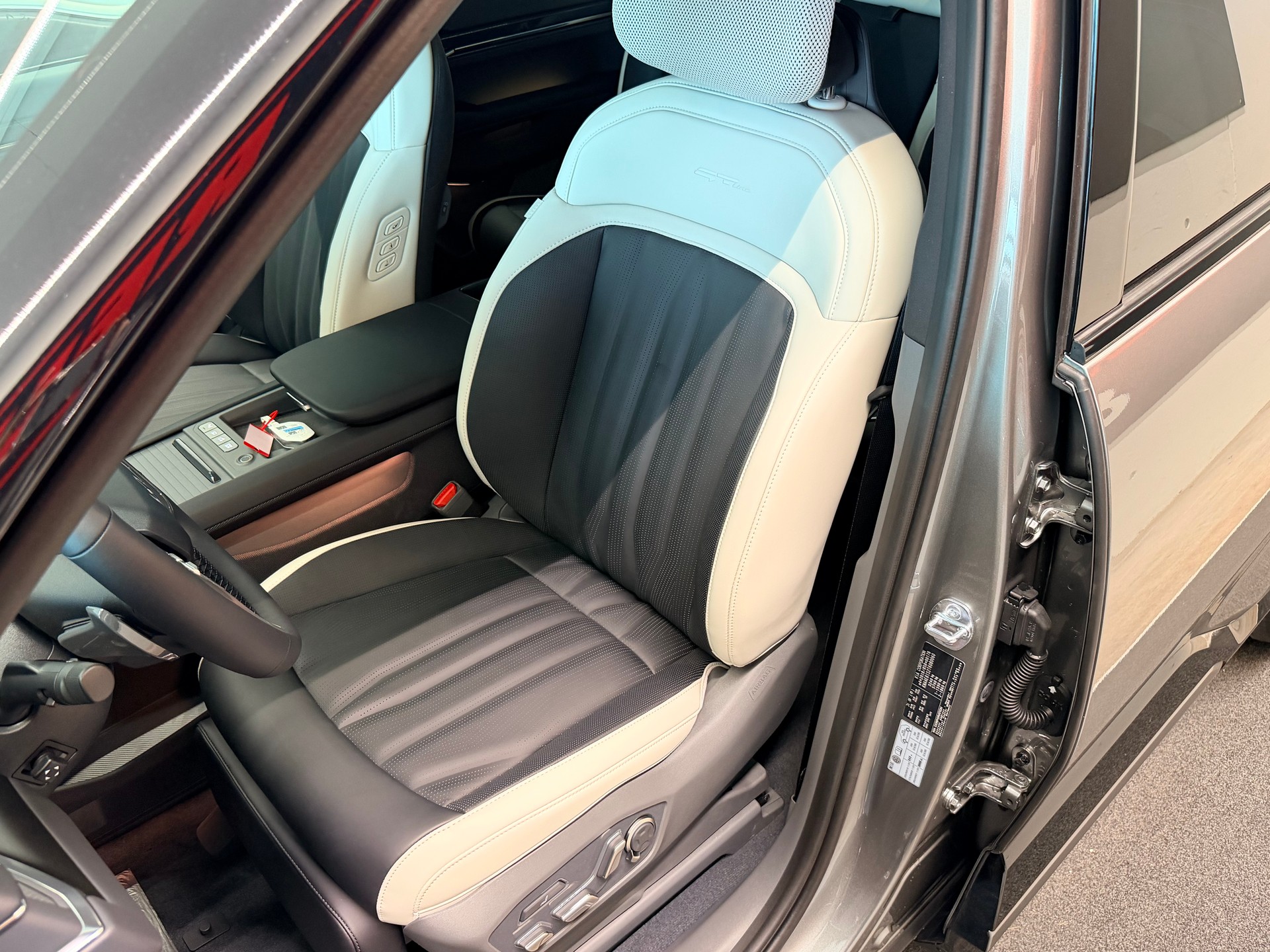 KIA EV9 99,8 kWh GT-Line 4x4-image-13