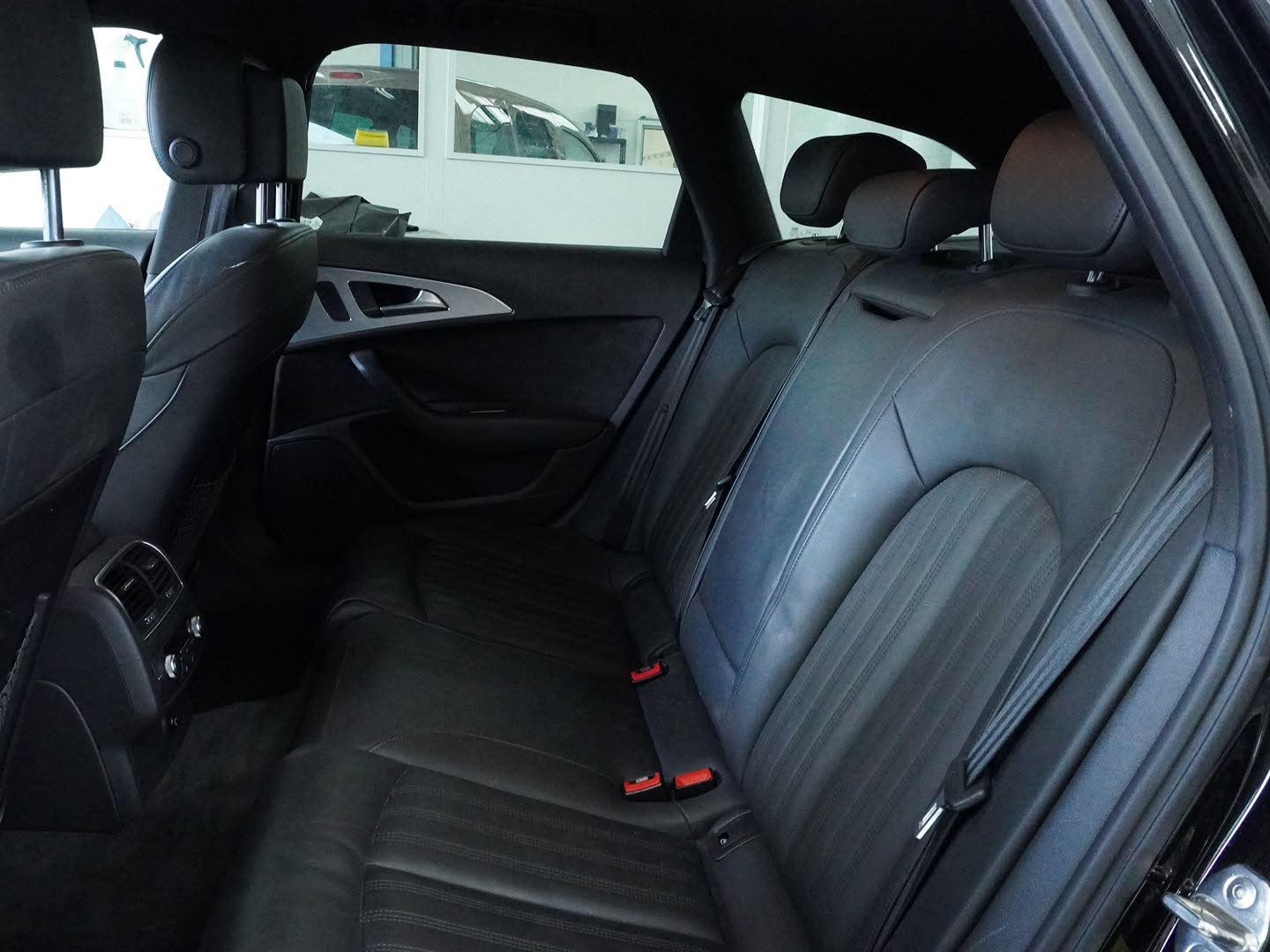 AUDI A6 Avant 3.0 BiTDI V6 quattro tiptronic-image-4