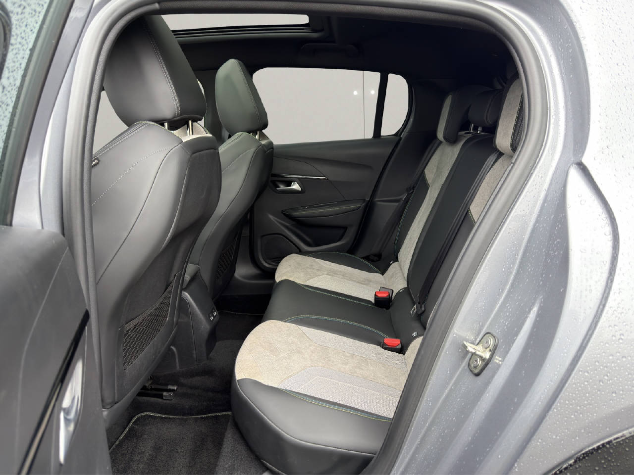 PEUGEOT 208-image-9