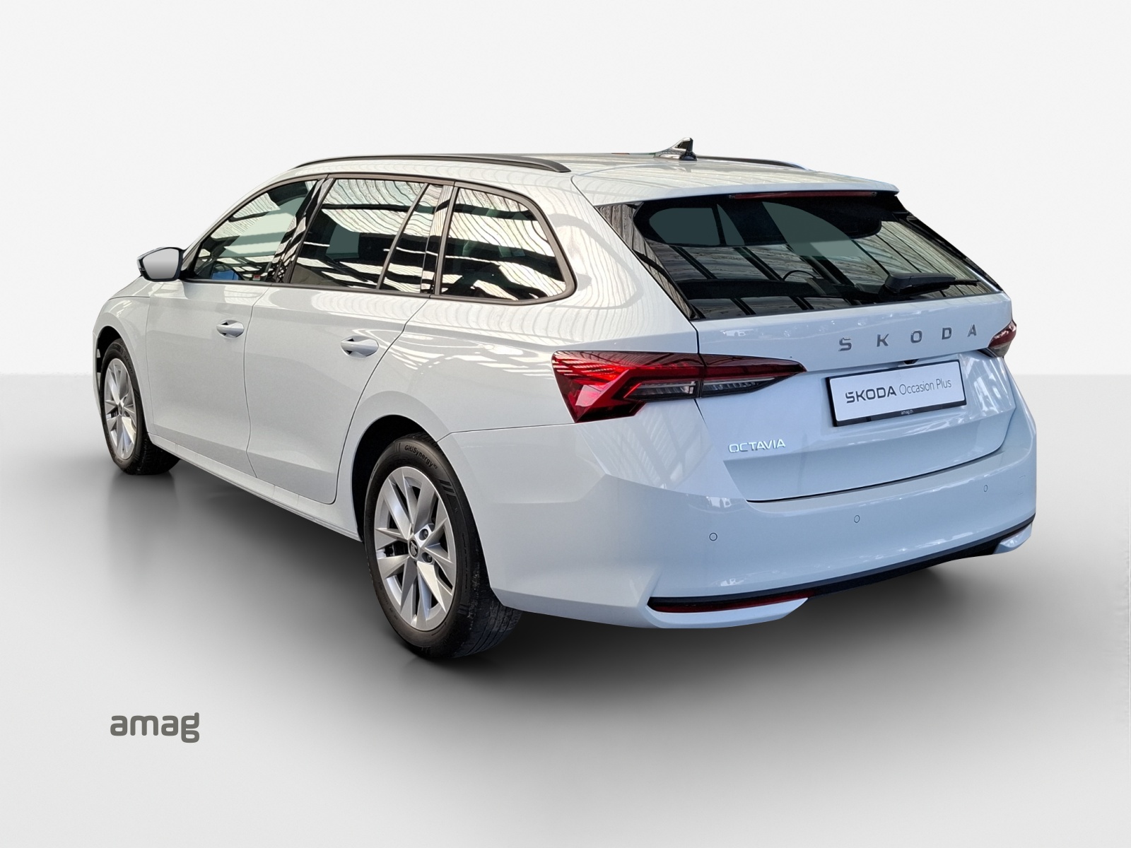 SKODA Octavia Combi 1.5 TSI mHEV DSG Dynamic-image-2