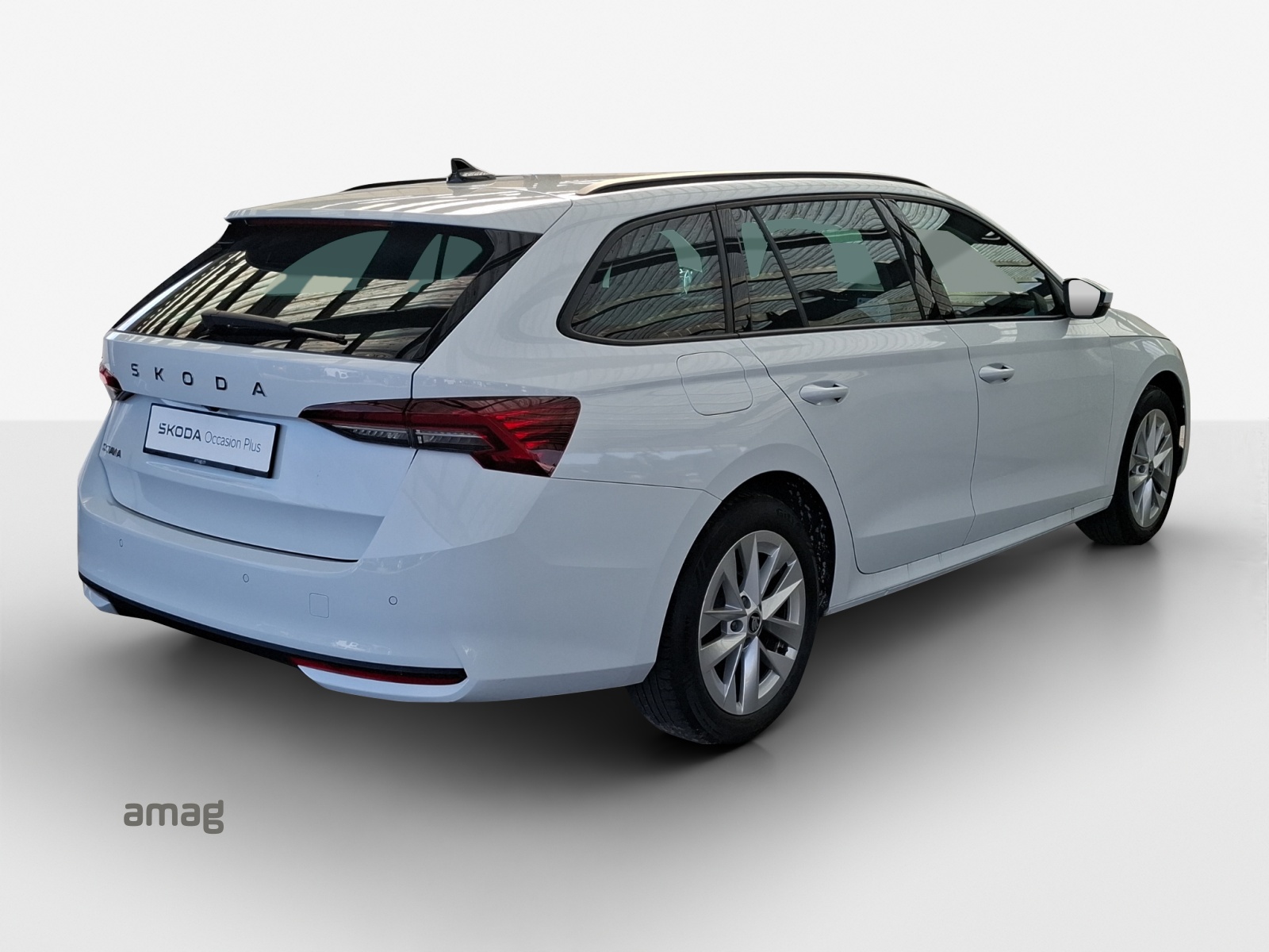 SKODA Octavia Combi 1.5 TSI mHEV DSG Dynamic-image-4
