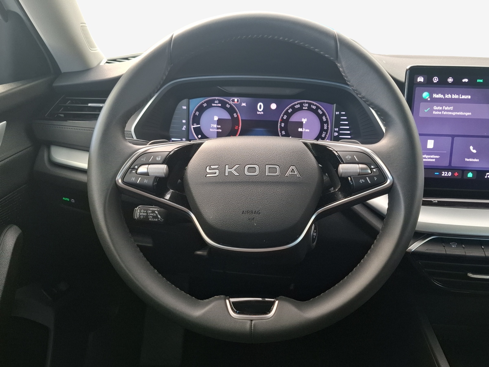 SKODA Octavia Combi 1.5 TSI mHEV DSG Dynamic-image-9