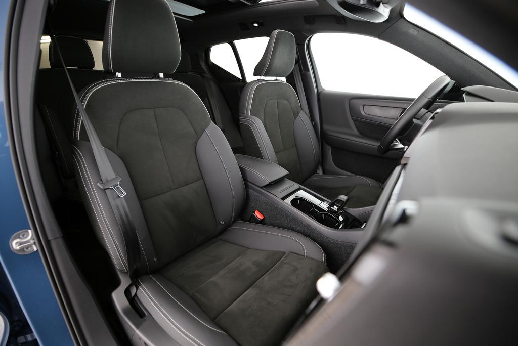 VOLVO XC40 P8 Twin Ultimate AWD-image-10