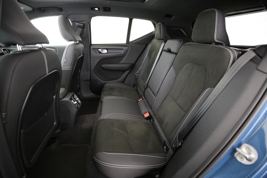 VOLVO XC40 P8 Twin Ultimate AWD-image-8