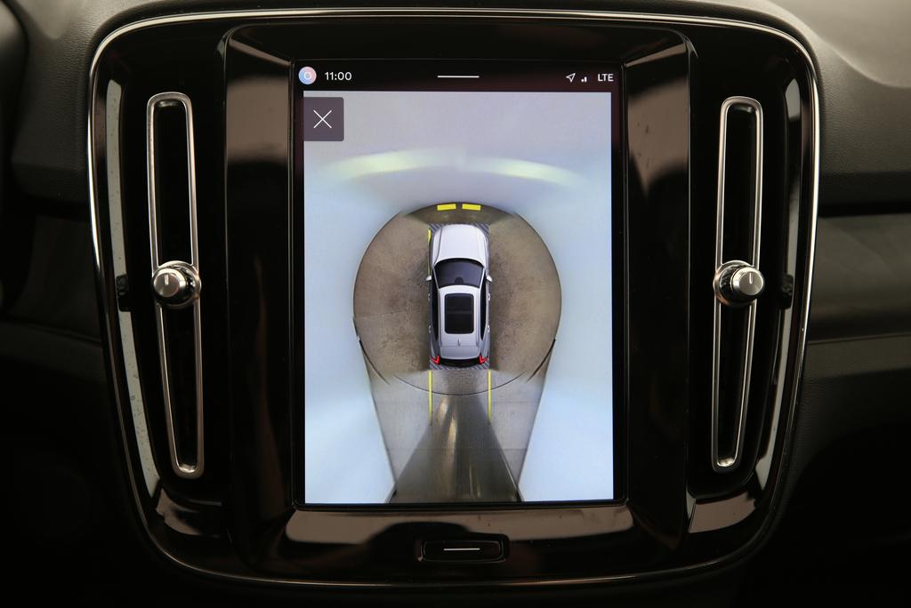 VOLVO XC40 P8 Twin Ultimate AWD-image-13