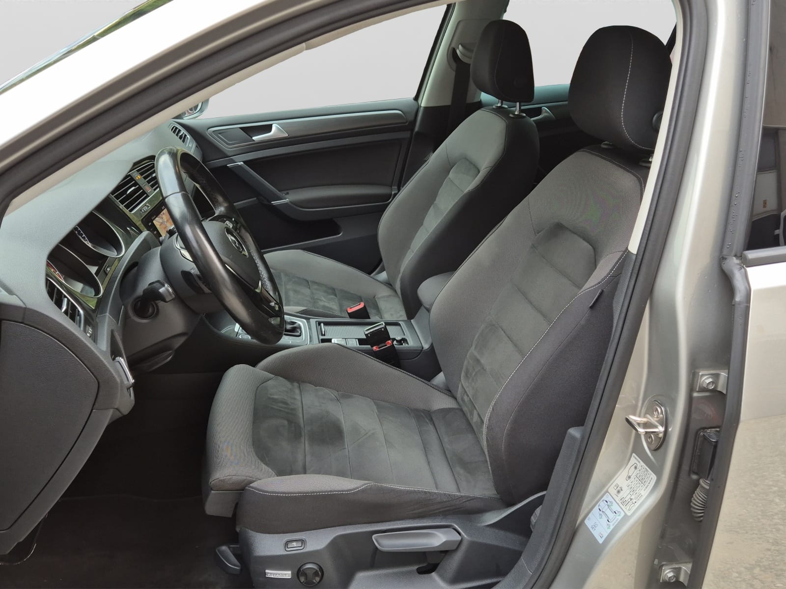 VW Golf Variant 1.4 TSI Value DSG-image-13