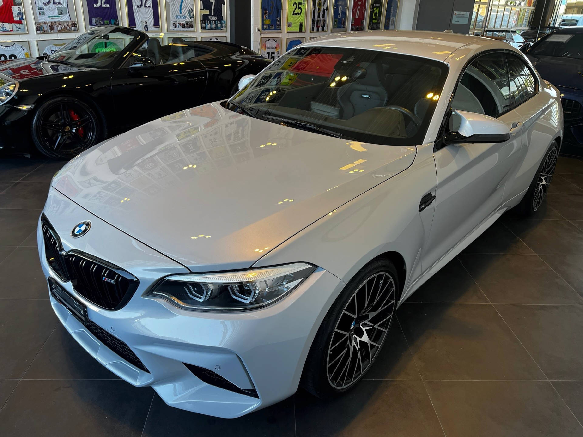BMW M2 Competition Coupé-showroom-element-3