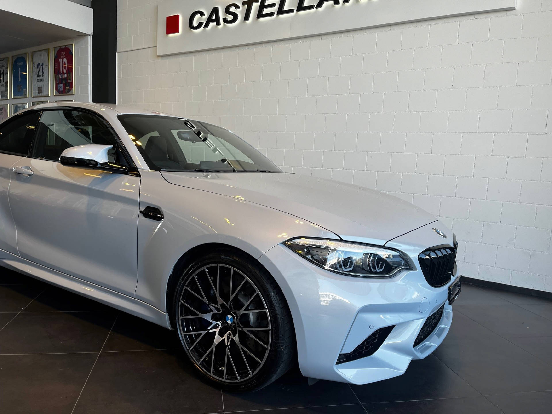 BMW M2 Competition Coupé-showroom-element-1