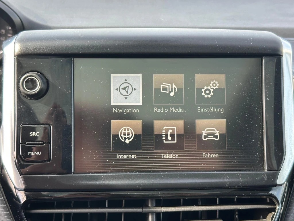 PEUGEOT 2008 1.6 e-HDi Allure-image-11