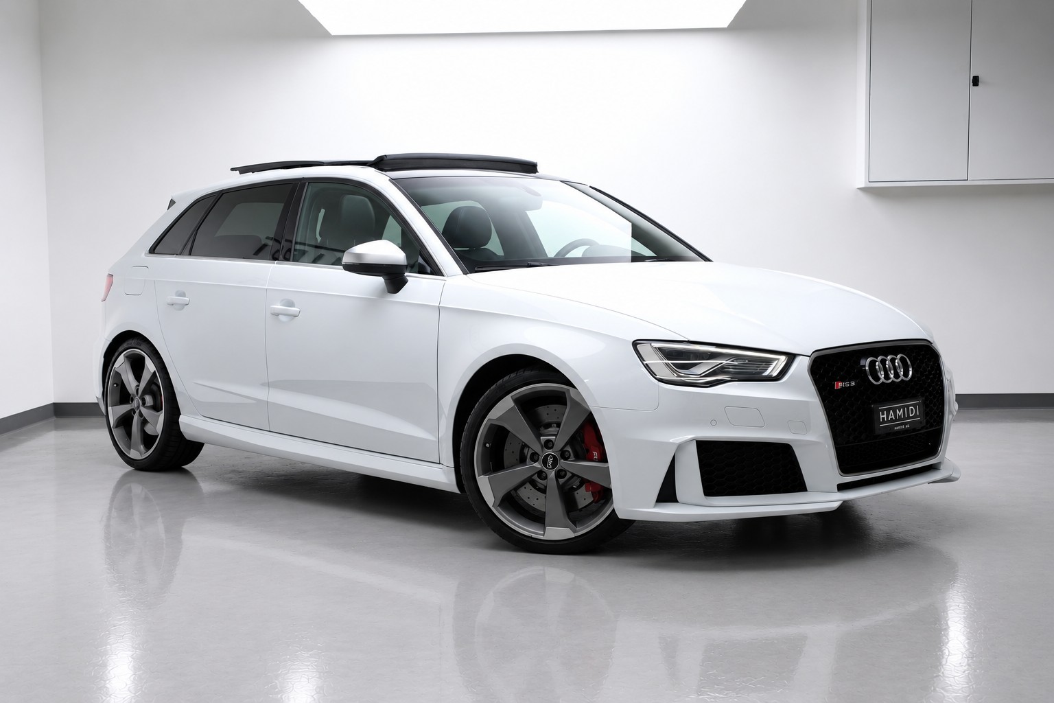 AUDI RS3 2.5 TSI quattro S-tronic-image-2