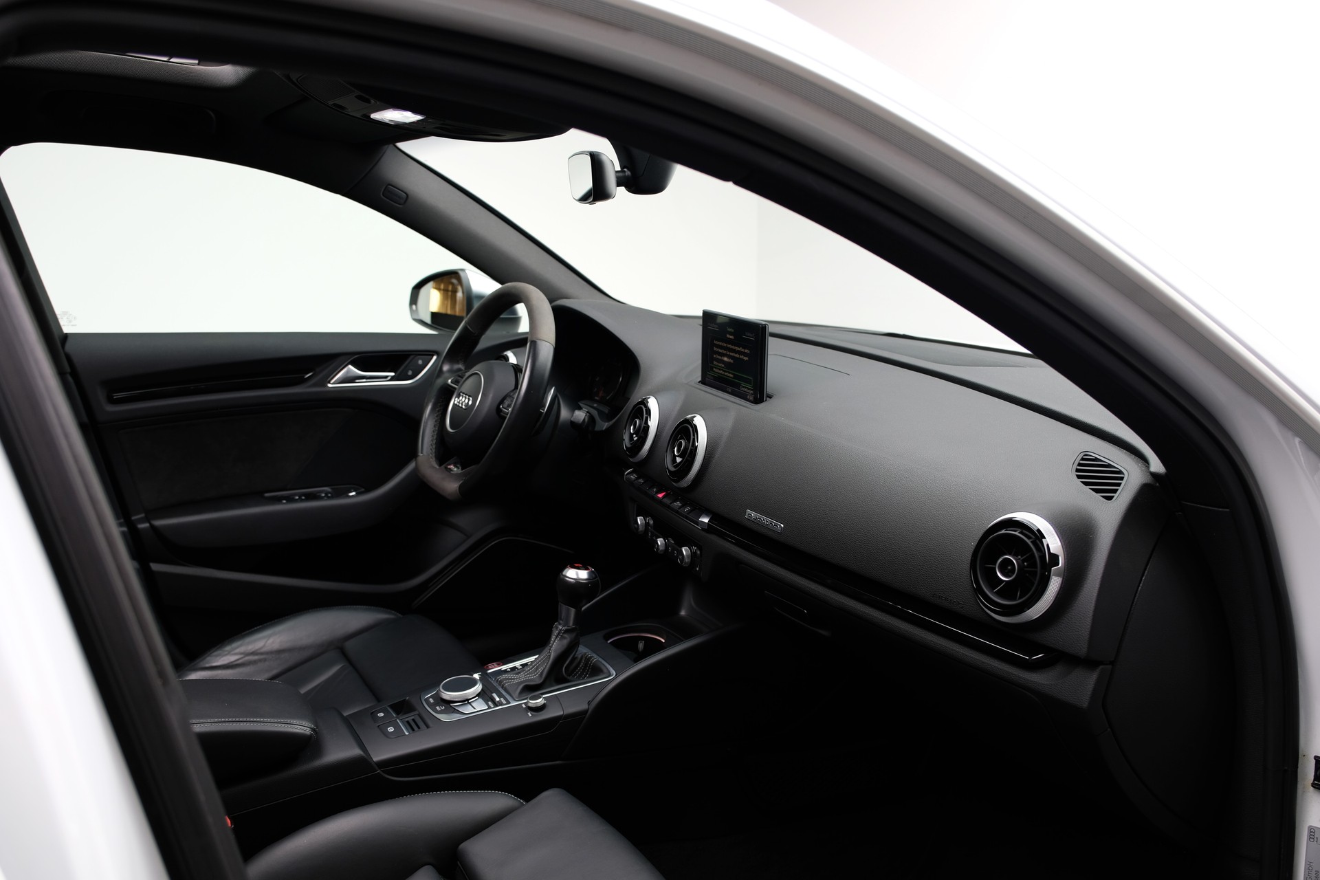 AUDI RS3 2.5 TSI quattro S-tronic-image-14