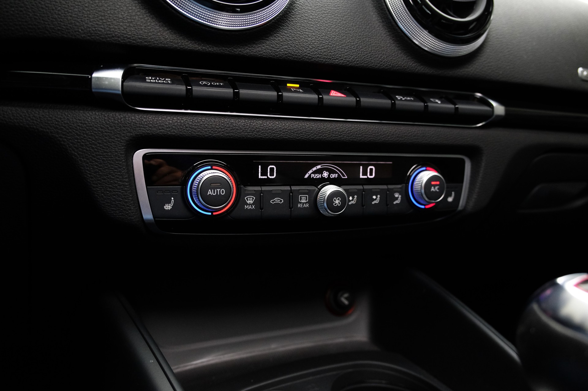AUDI RS3 2.5 TSI quattro S-tronic-image-24