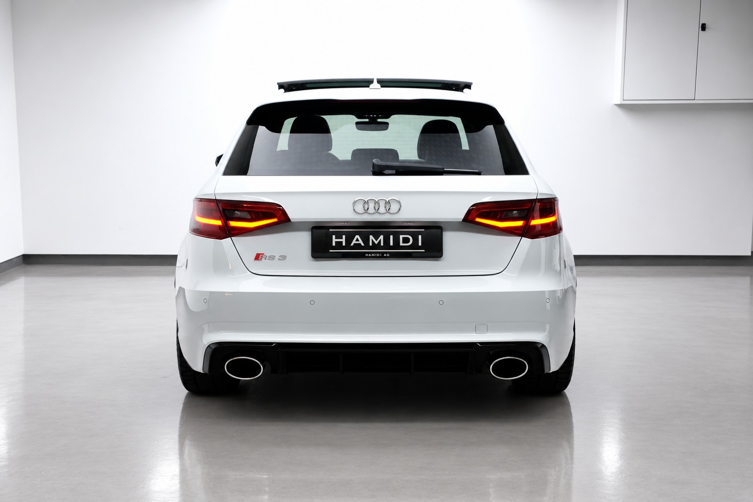 AUDI RS3 2.5 TSI quattro S-tronic-image-5