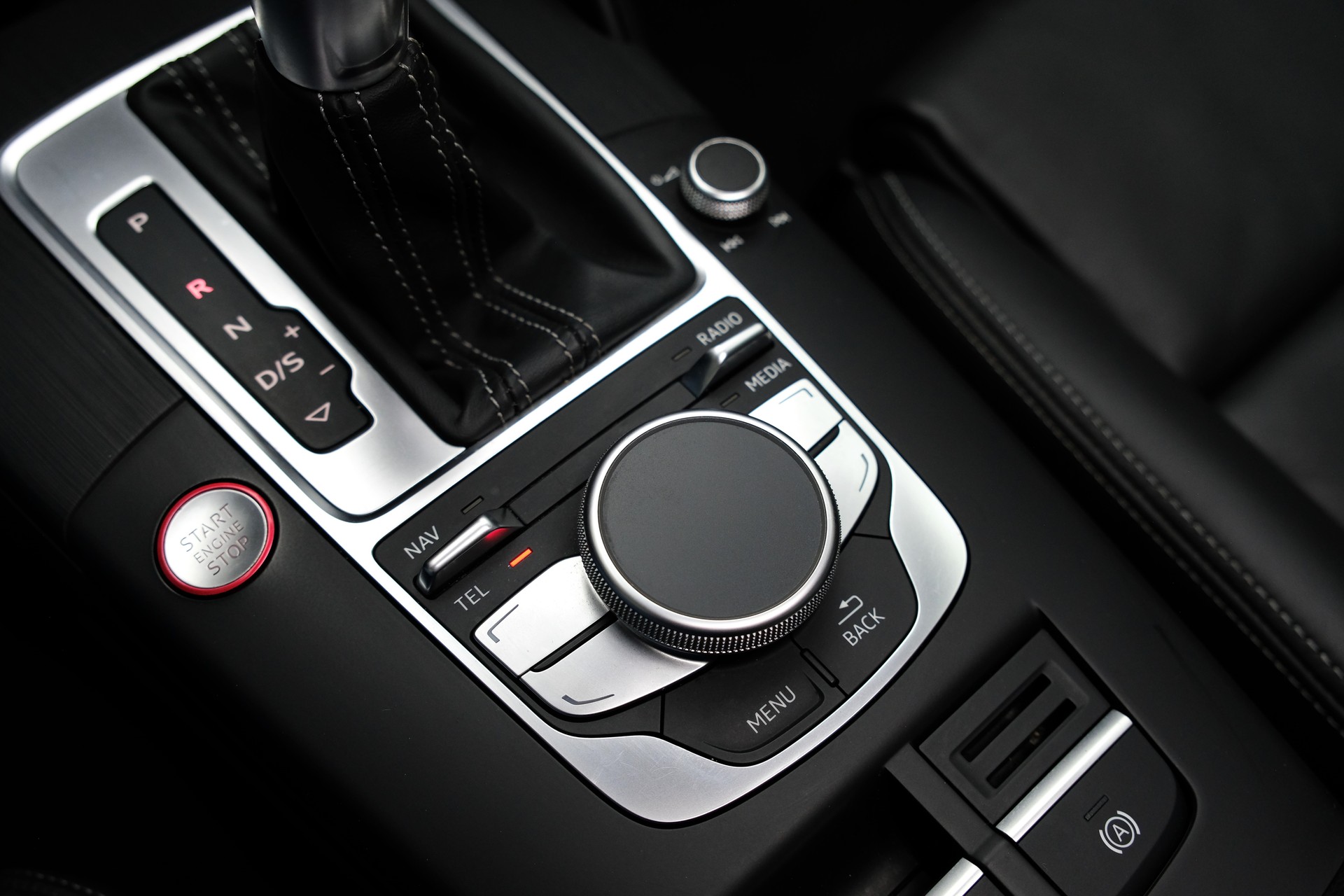 AUDI RS3 2.5 TSI quattro S-tronic-image-23