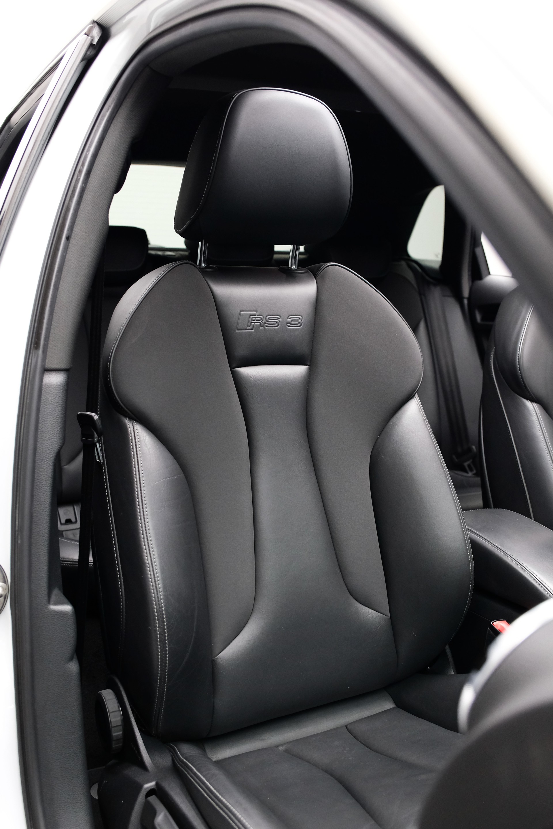 AUDI RS3 2.5 TSI quattro S-tronic-image-13