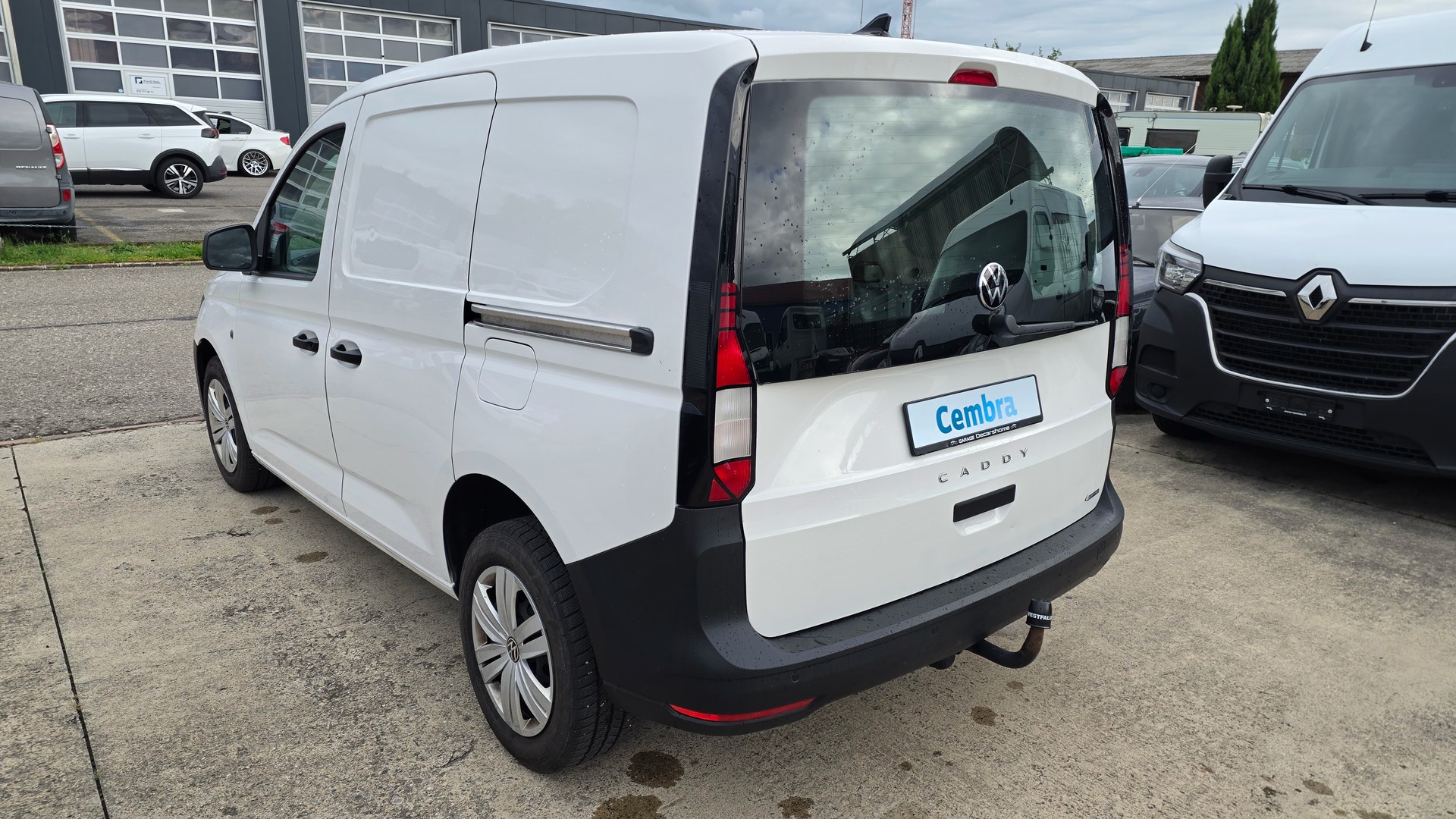 VW Caddy Cargo 2.0TDI 4Motion-image-2