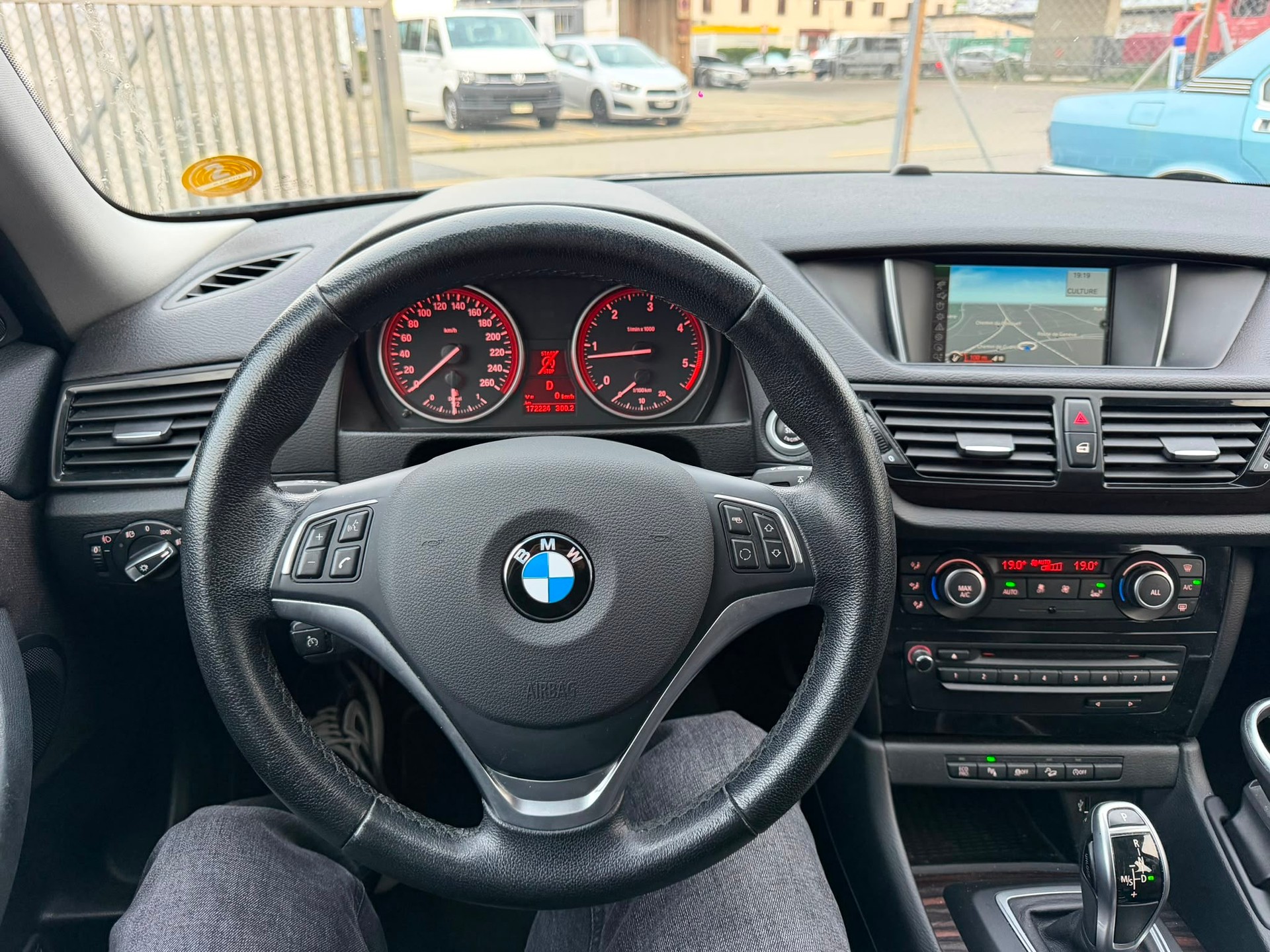 BMW X1 xDrive 20d Sport Line Steptronic garantie 2 ans-image-10