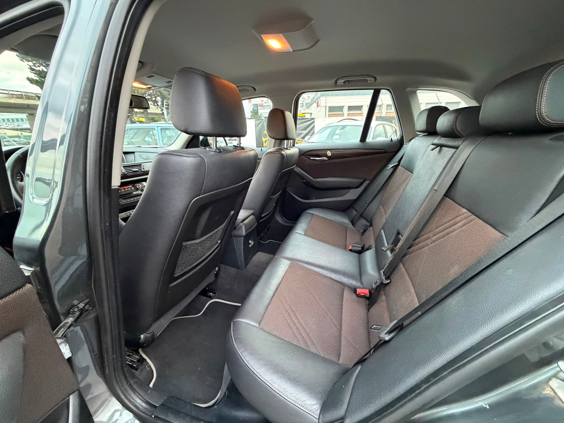 BMW X1 xDrive 20d Sport Line Steptronic garantie 2 ans-image-15
