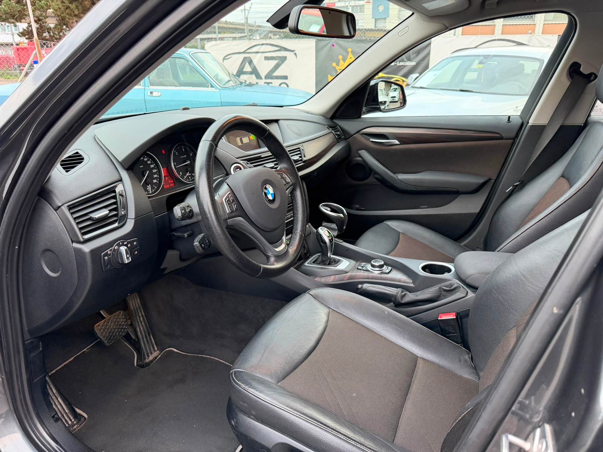 BMW X1 xDrive 20d Sport Line Steptronic garantie 2 ans-image-9