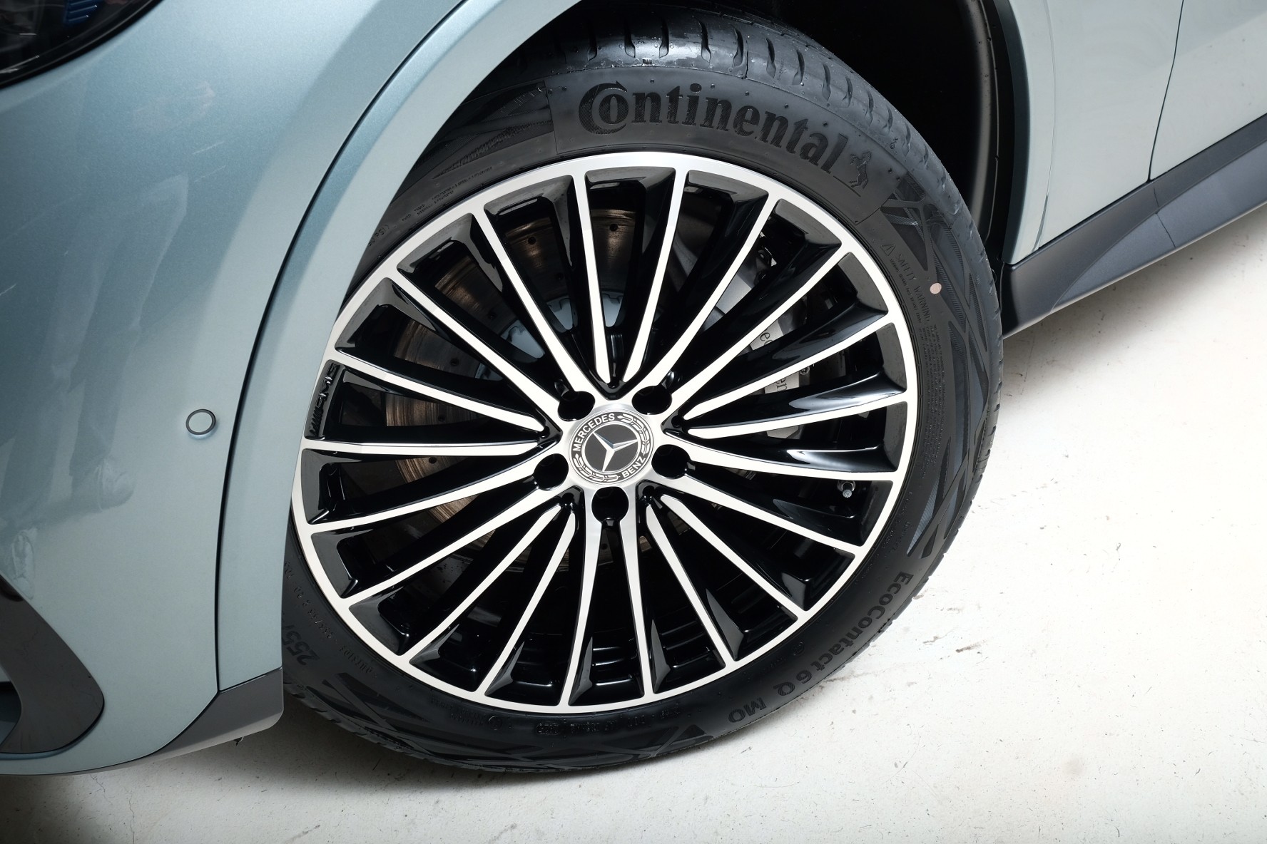 MERCEDES-BENZ GLC 300 e EQ Star AMG Line 4matic X254-image-1