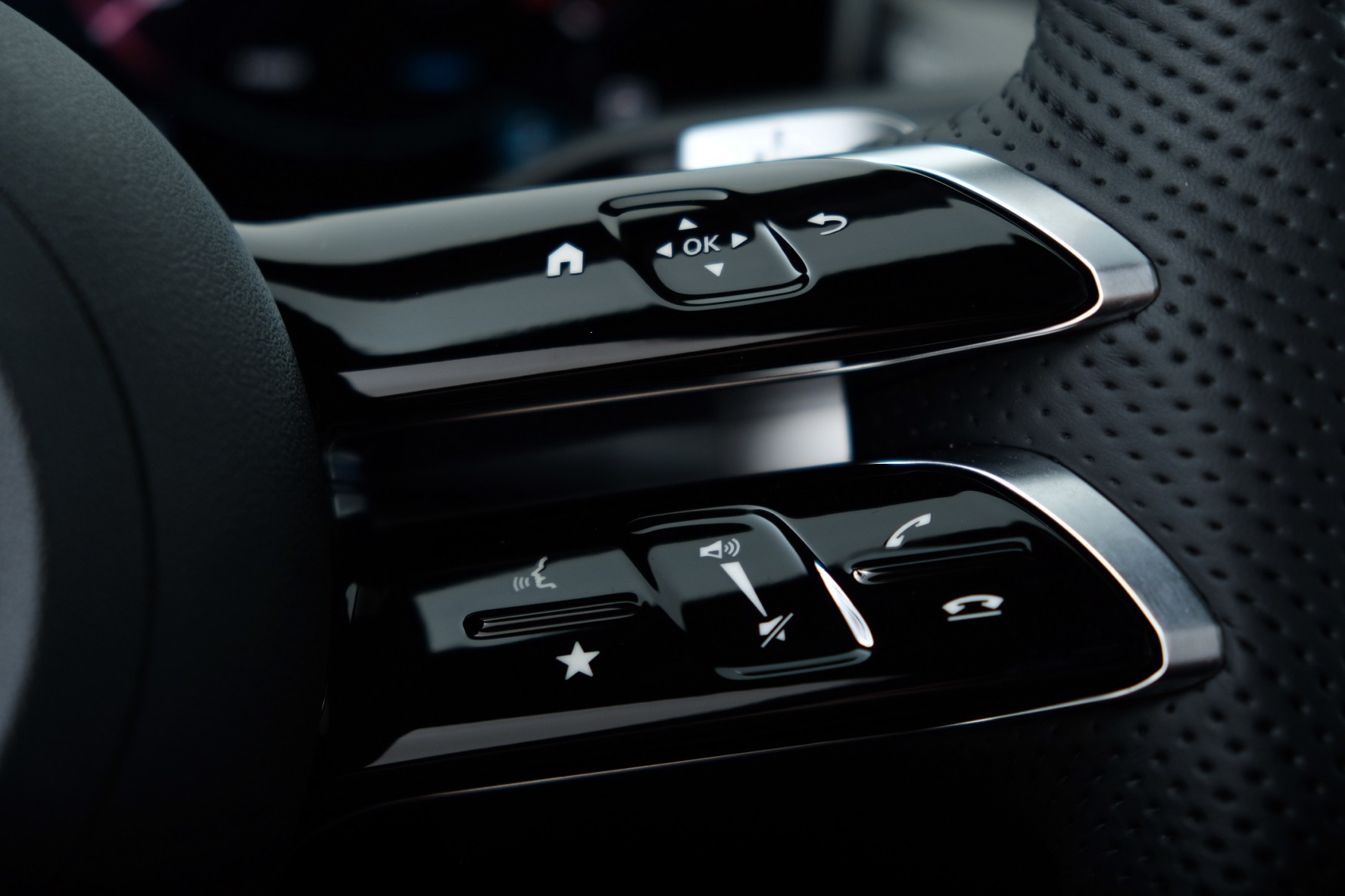 MERCEDES-BENZ GLC 300 e EQ Star AMG Line 4matic X254-image-7