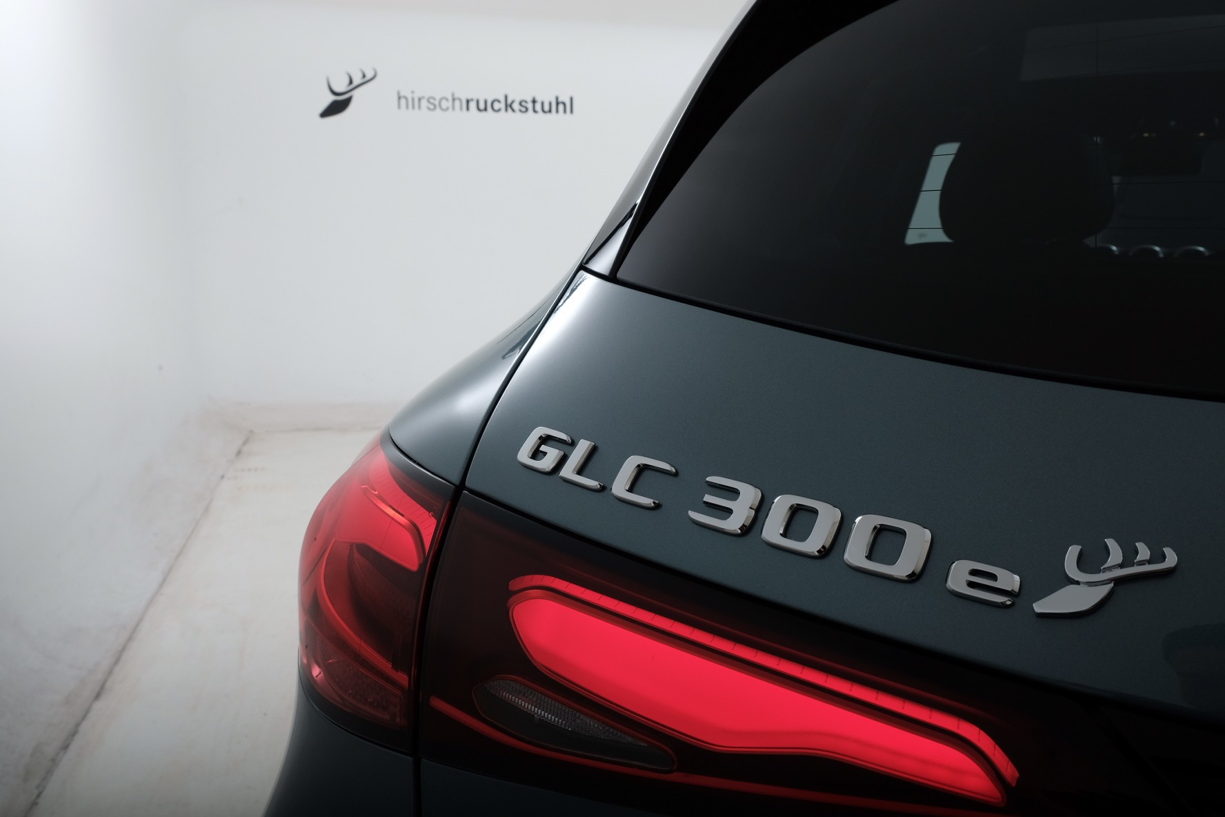 MERCEDES-BENZ GLC 300 e EQ Star AMG Line 4matic X254-image-4