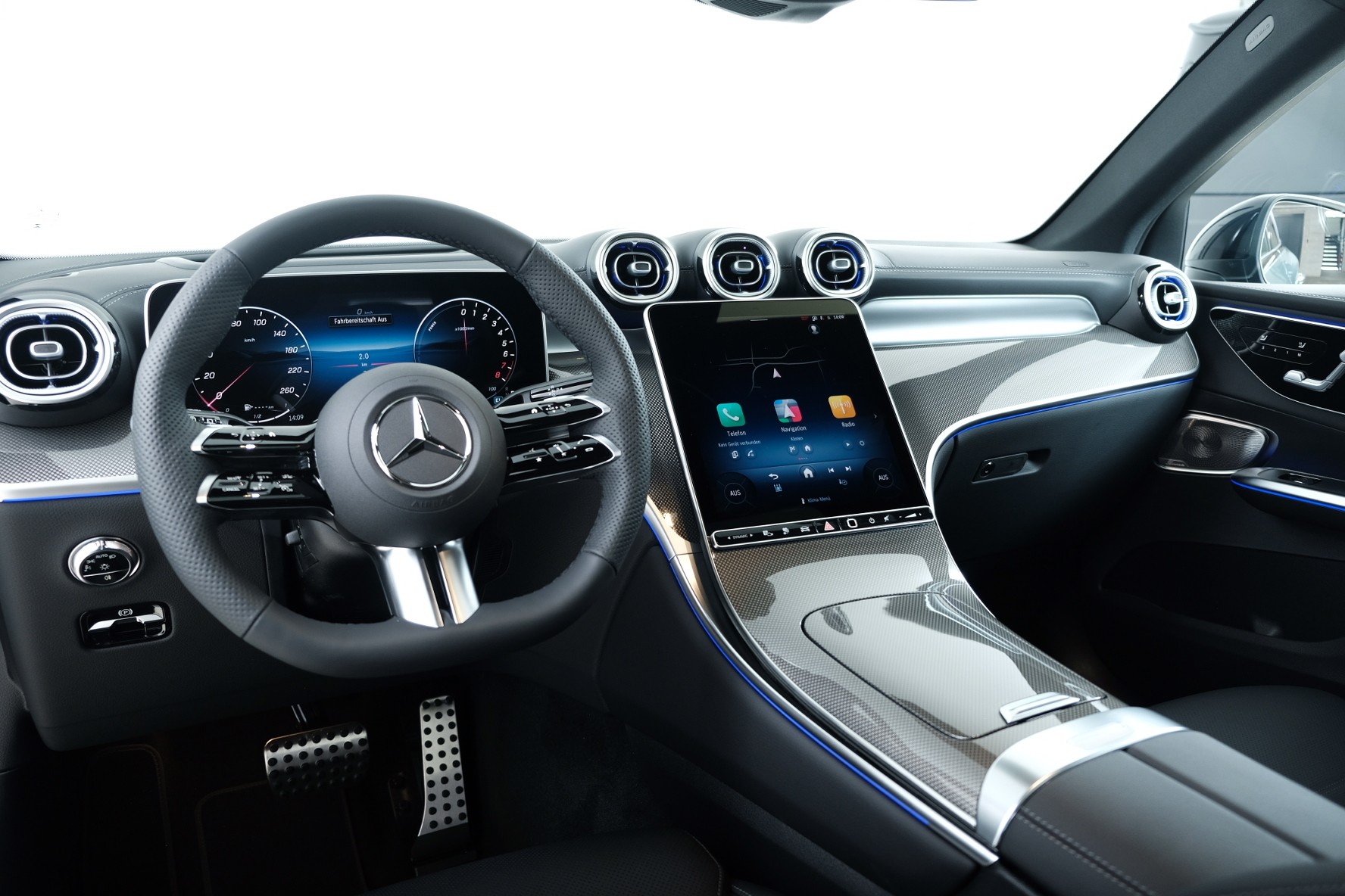 MERCEDES-BENZ GLC 300 e EQ Star AMG Line 4matic X254-image-8